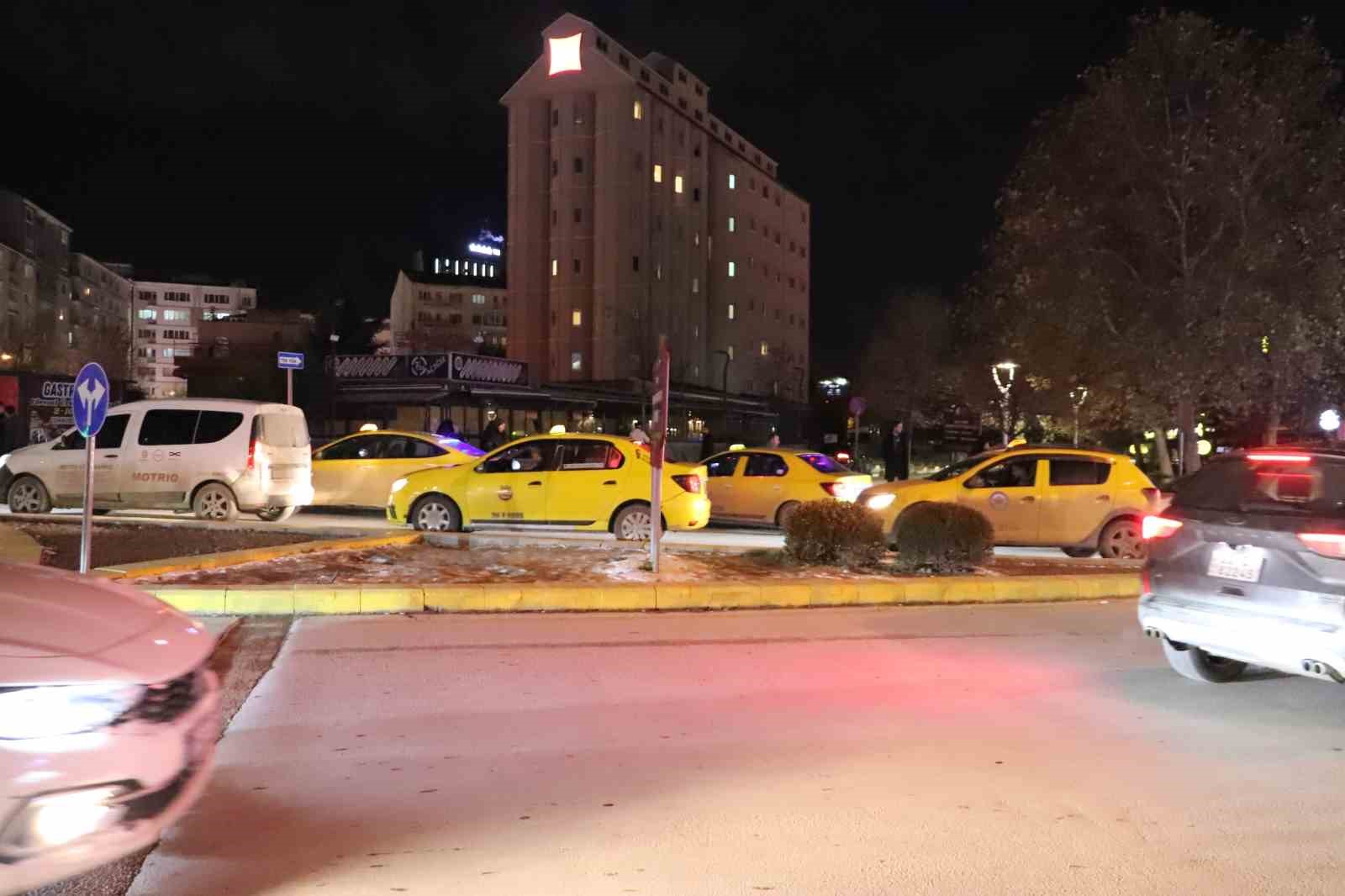 Eskişehir’de taksicilerin yılbaşı yoğunluğu
