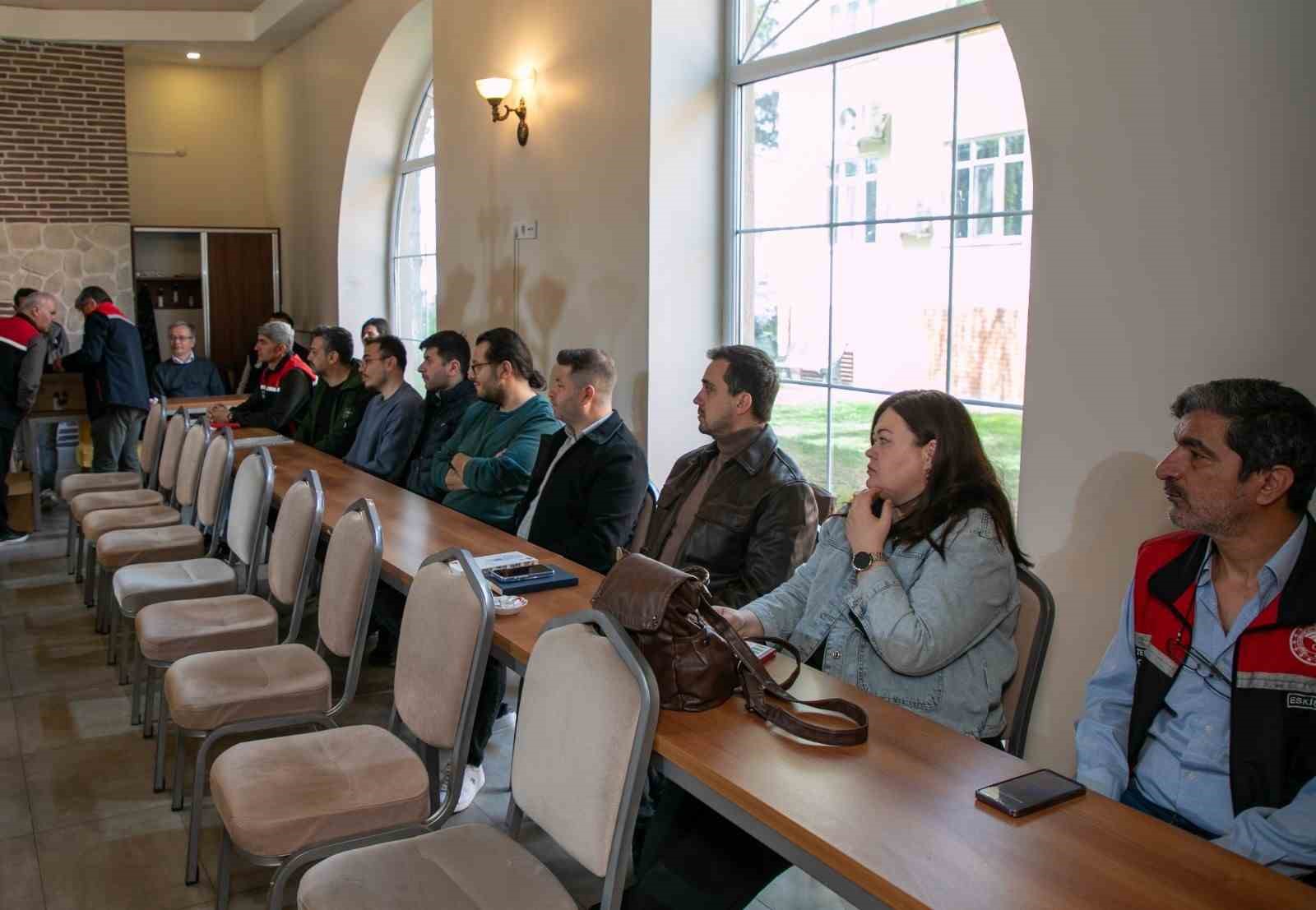 Eskişehir’de üreticiler tarım sigortalarıyla ilgili bilgilendirildi
