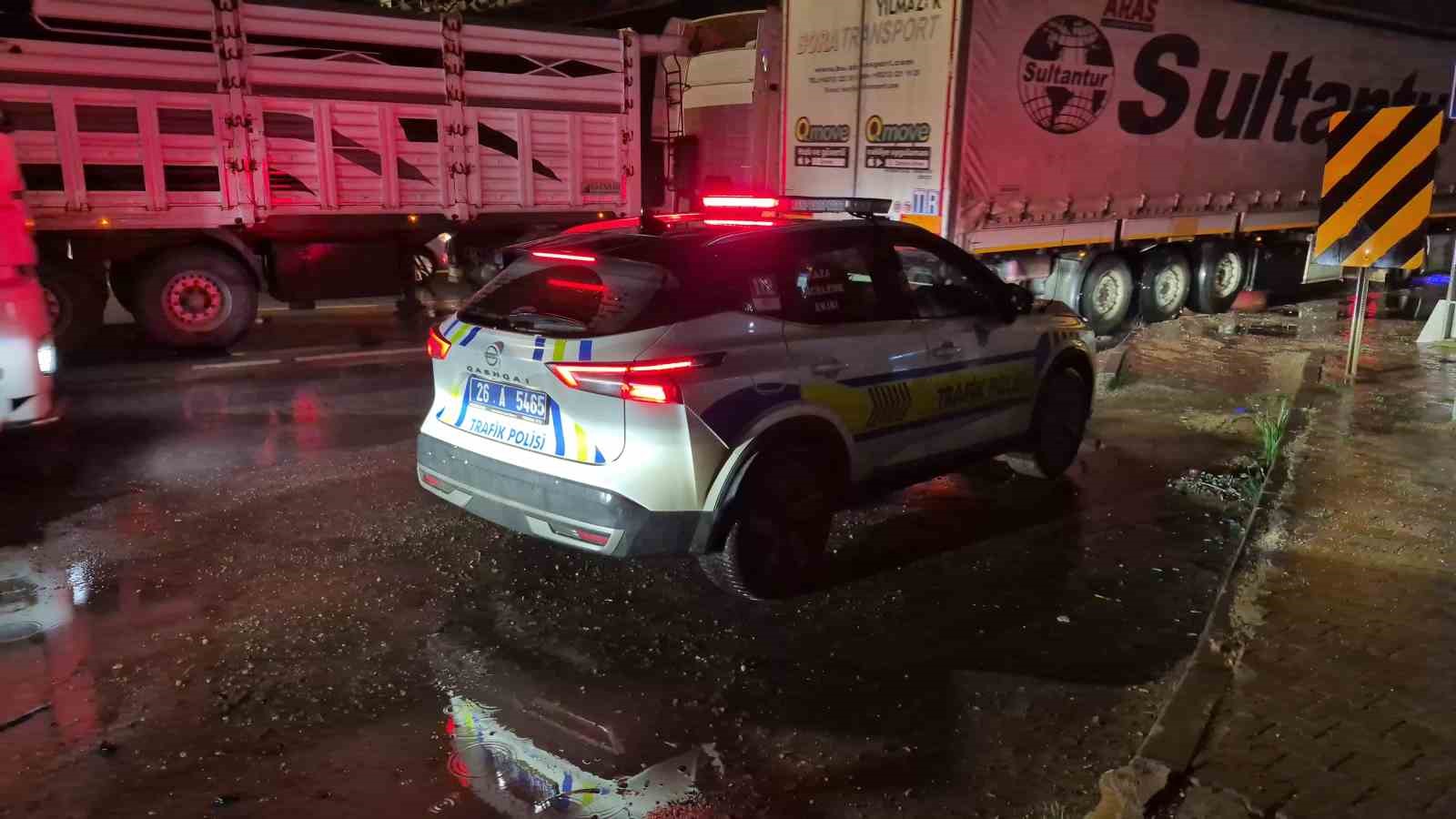 Eskişehir’de zincirleme trafik kazası: 4 yaralı
