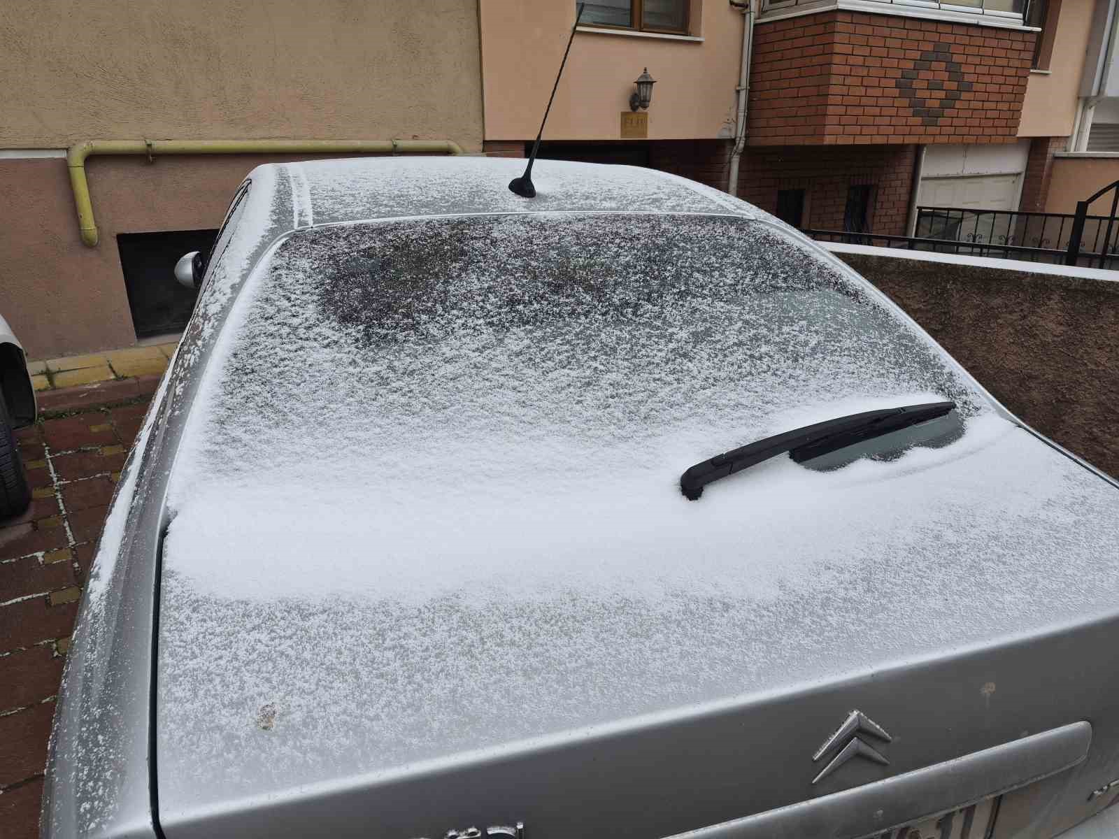 Eskişehir’e kar geri döndü
