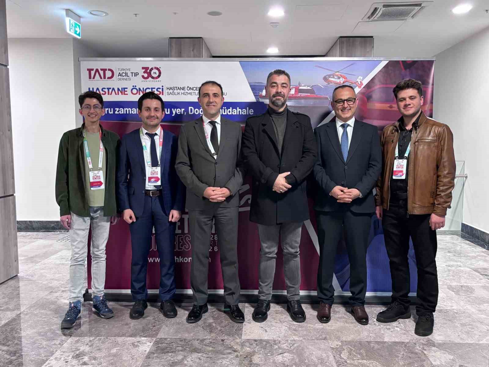 Eskişehirli acil sağlık ekibi Türkiye kongresine damga vurdu
