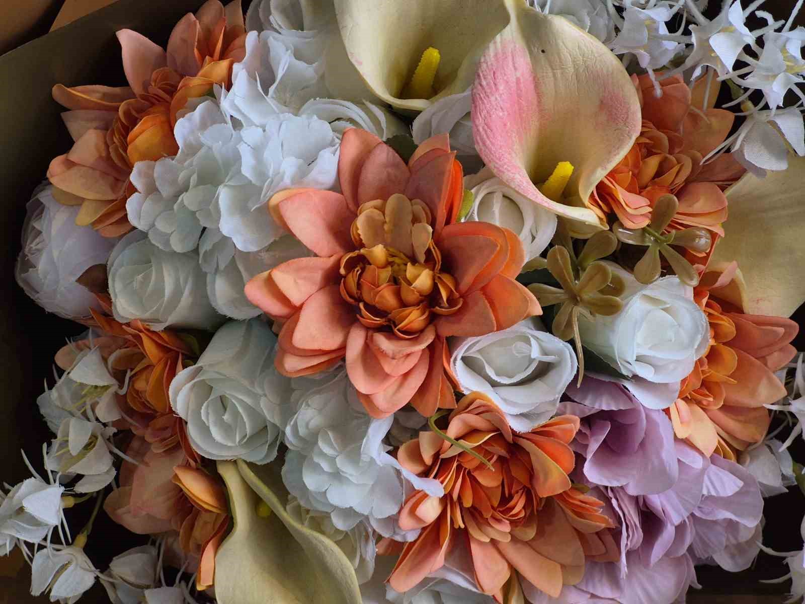 Eskişehirli çiçekçide 8 Mart mesaisi: "Not yazma telaşı çiçek seçiminden zor"
