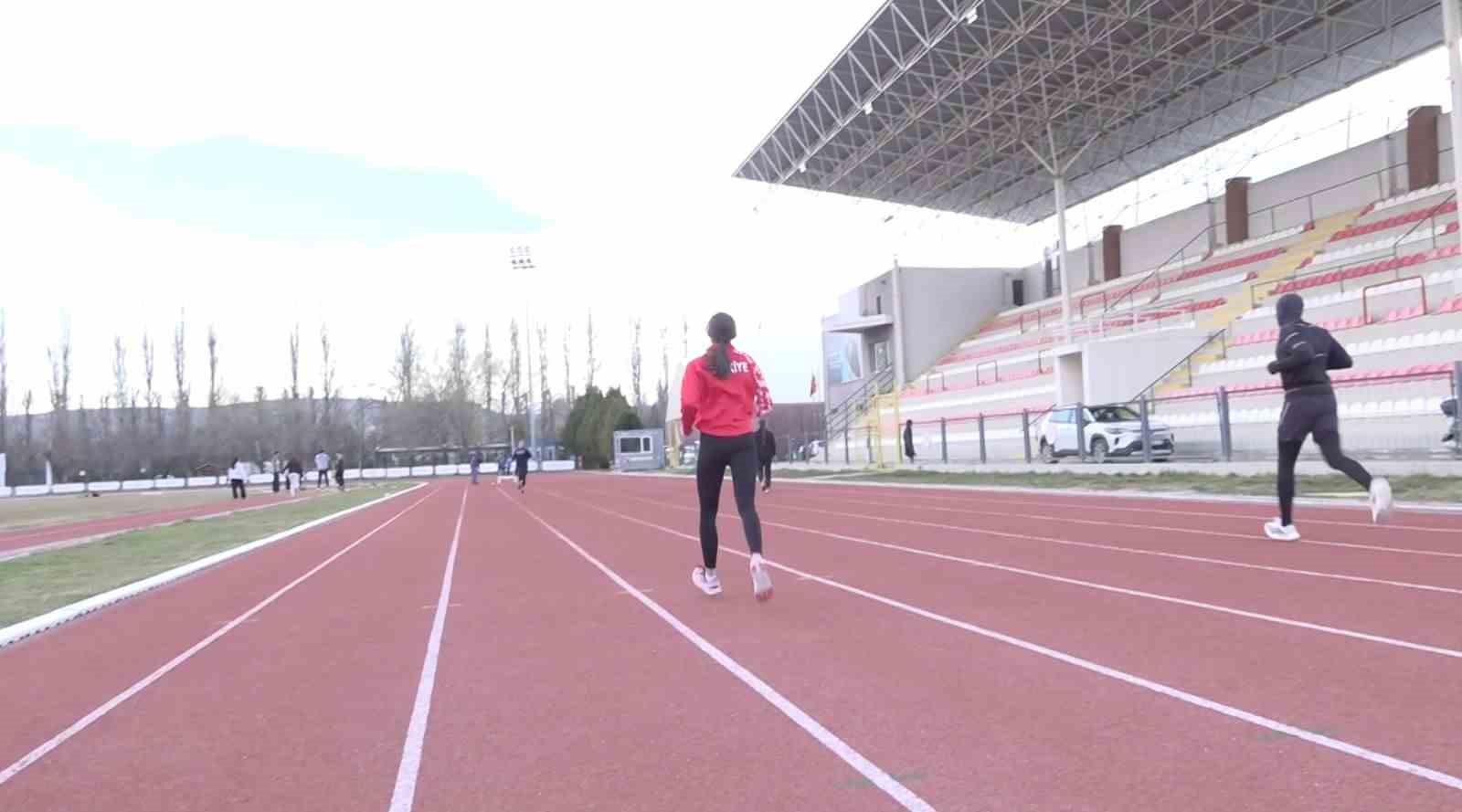 Eskişehirli milli atlet Edanur Tulum, Balkan Şampiyonası’nda 30 yıl sonra gelen altının gururunu yaşıyor
