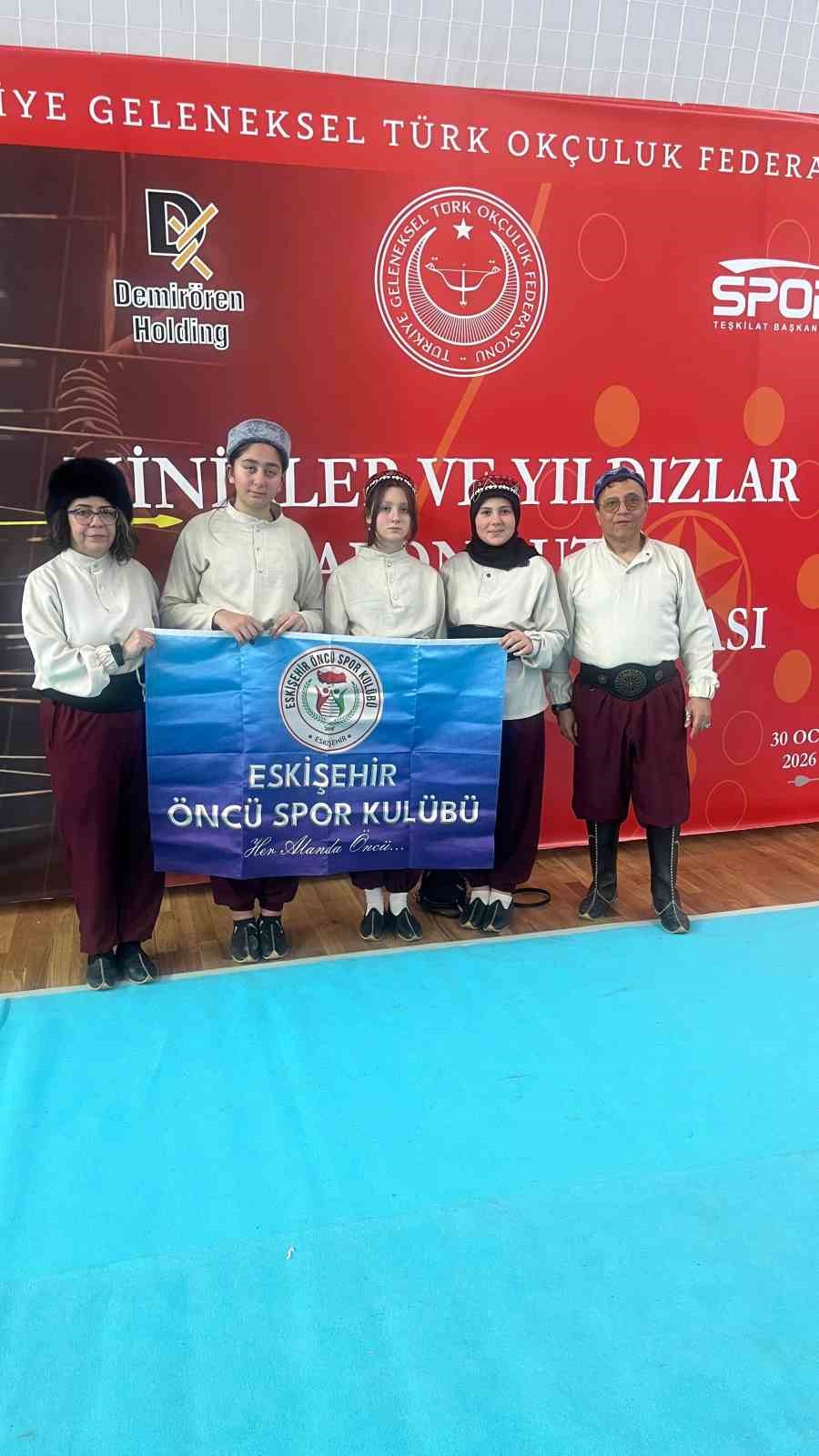 Eskişehirli okçular Türkiye Şampiyonası’ndan dereceyle döndü

