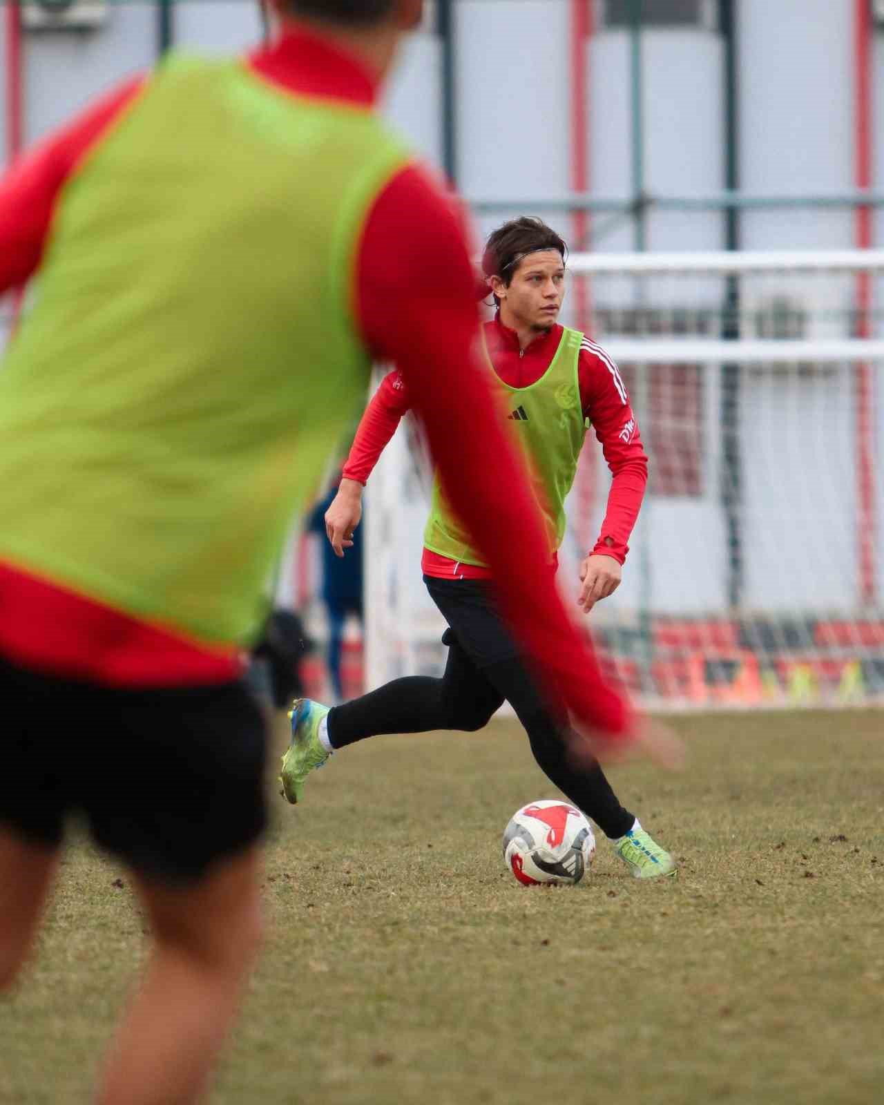 Eskişehirspor, Bornova 1877 maçı için hazırlanıyor
