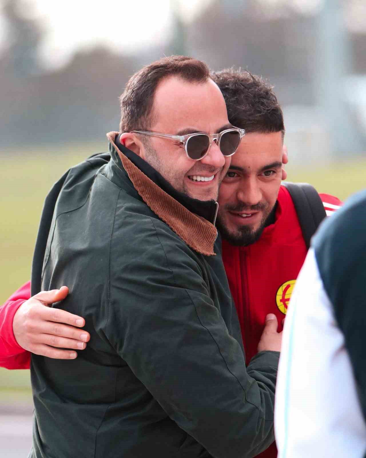 Eskişehirspor, Karşıyaka deplasmanı için yola çıktı
