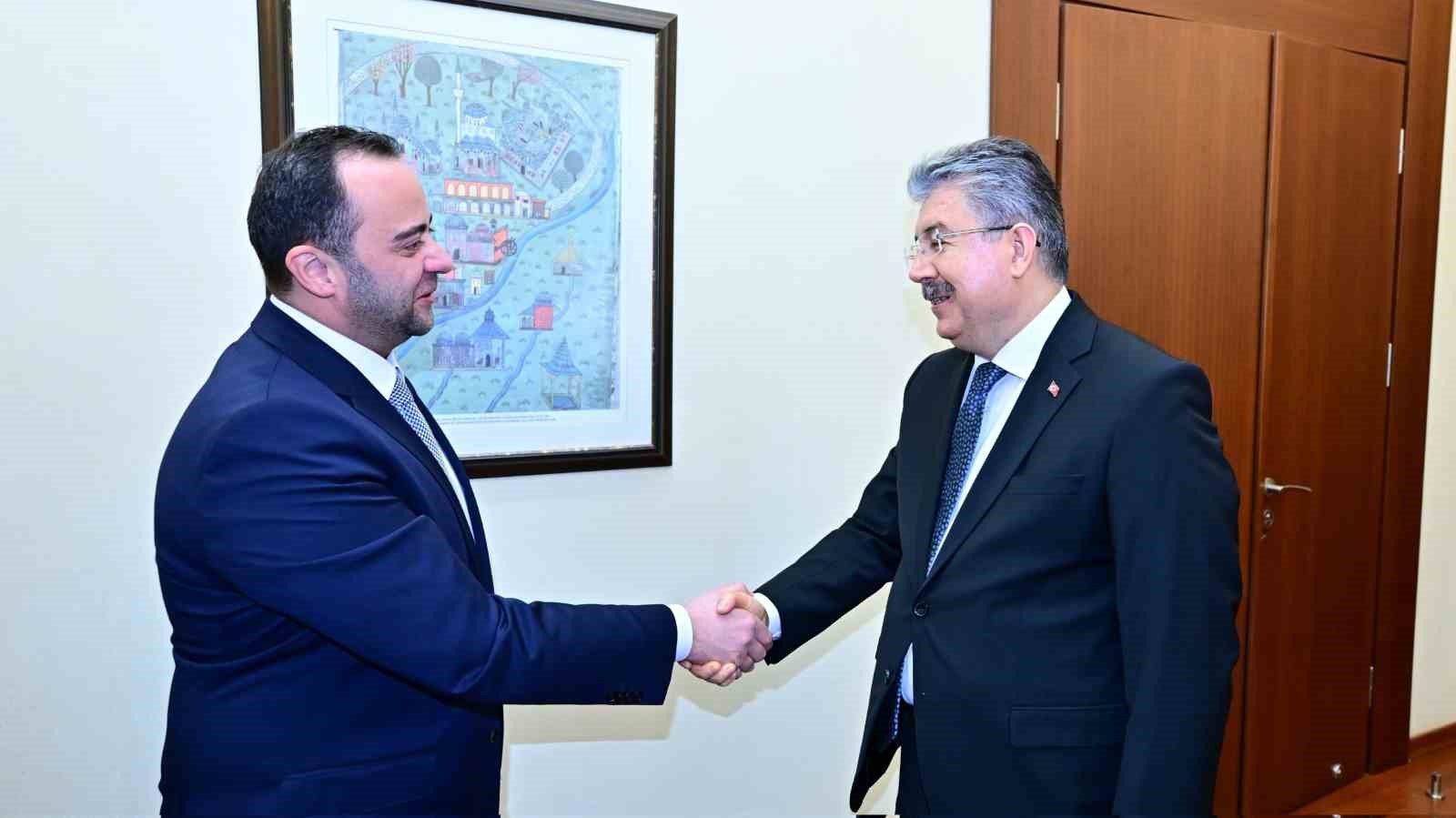 Eskişehirspor yönetimi, Vali Yılmaz’ı ziyaret etti
