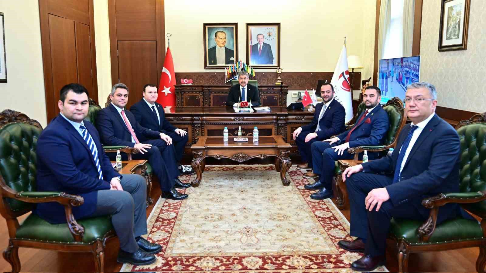 Eskişehirspor yönetimi, Vali Yılmaz’ı ziyaret etti
