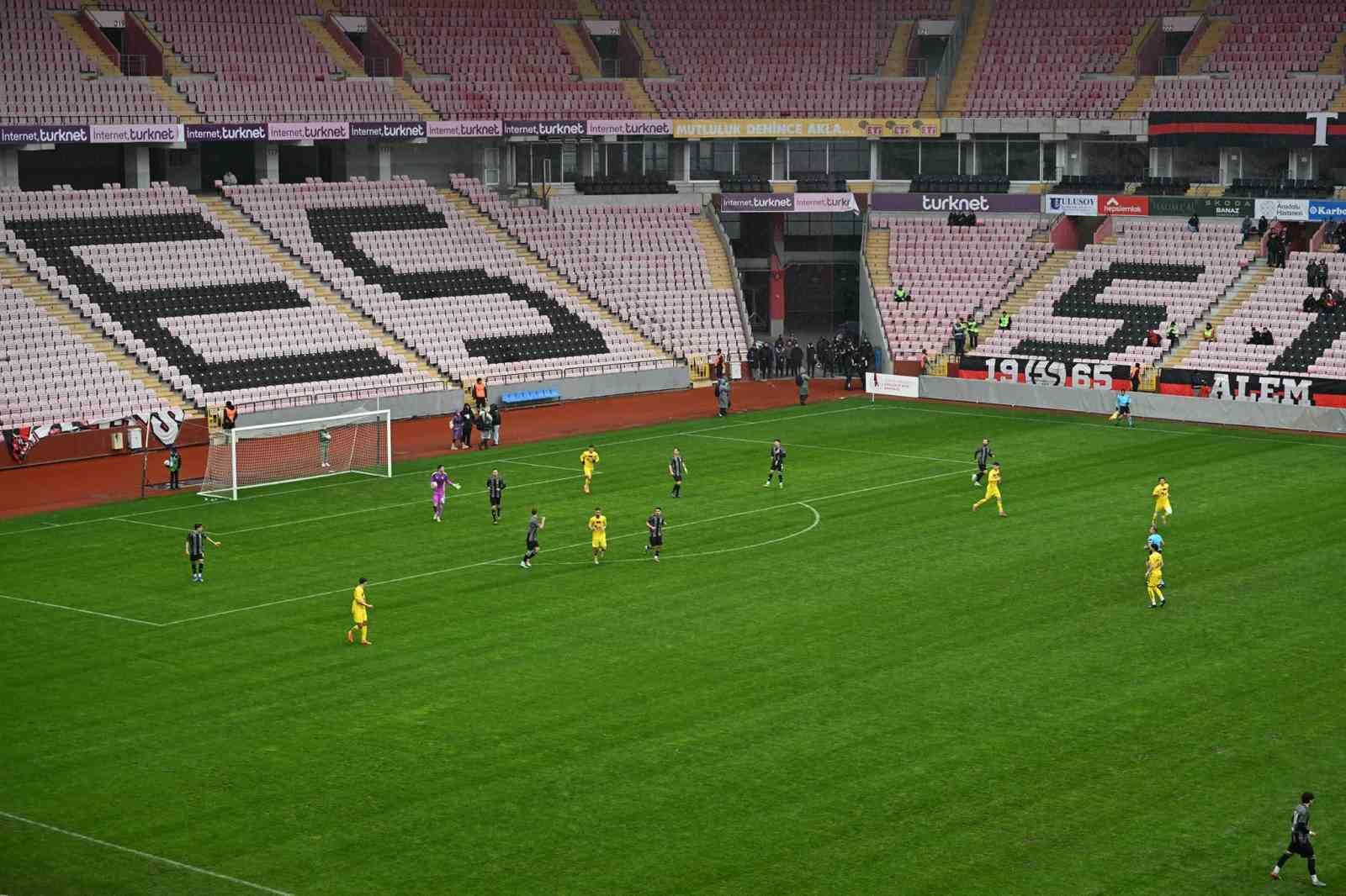 Eskişehirspor’dan Vali Hüseyin Aksoy’a veda
