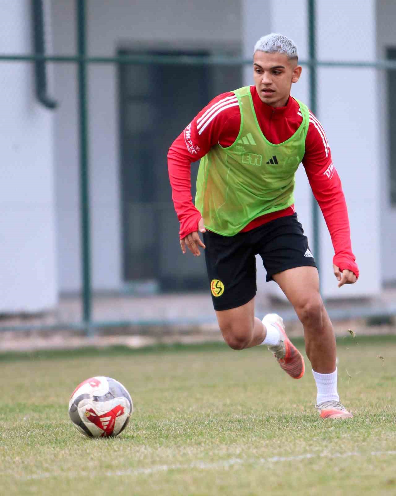 Eskişehirspor’un Tire 2021 FK maçı için hazırlıkları sürüyor
