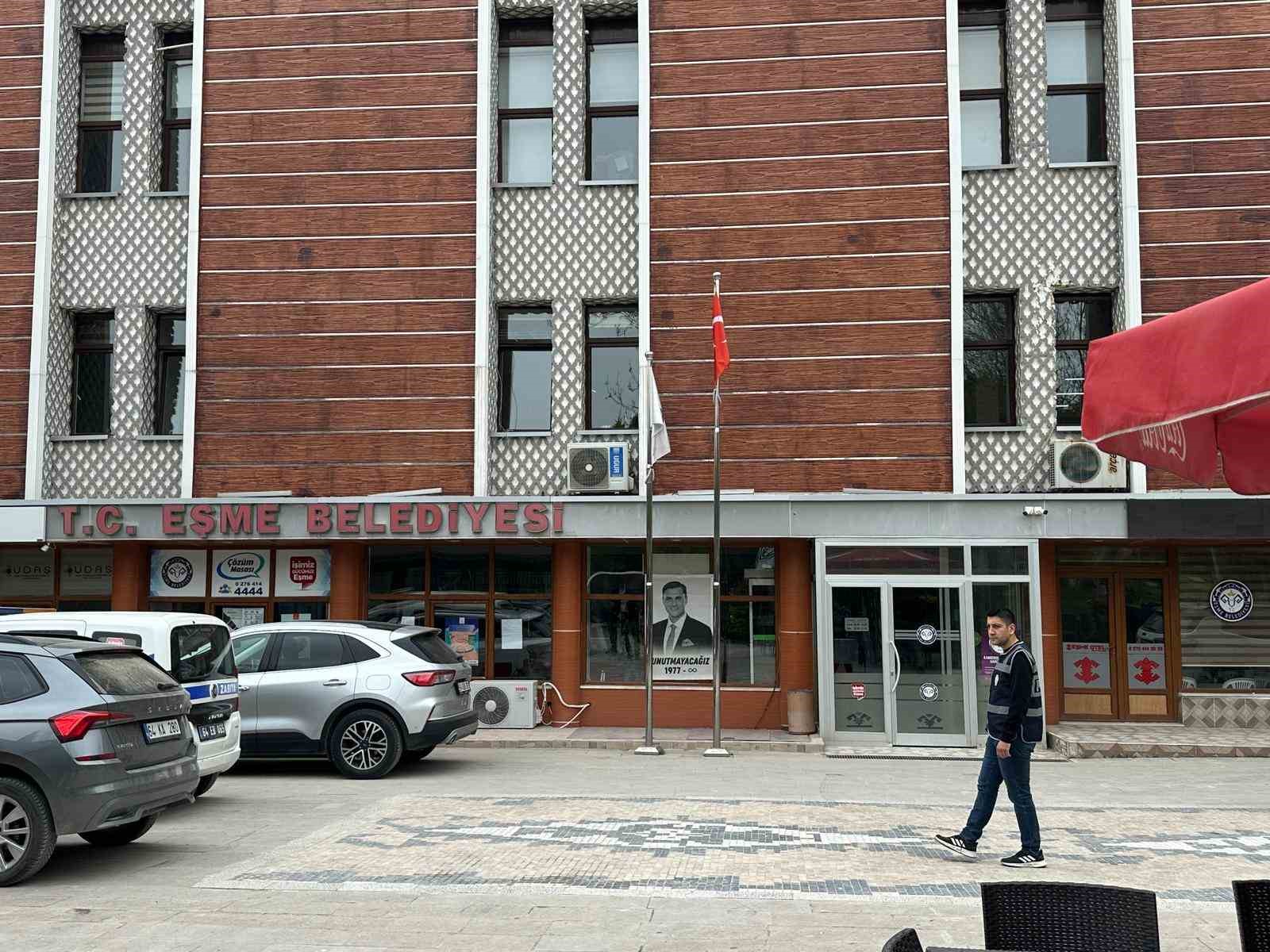 Eşme Belediyesi’ne yönelik ‘irtikap’ soruşturması kapsamında Başkan Tozan, eşi ve 3 şüpheli gözaltına alındı
