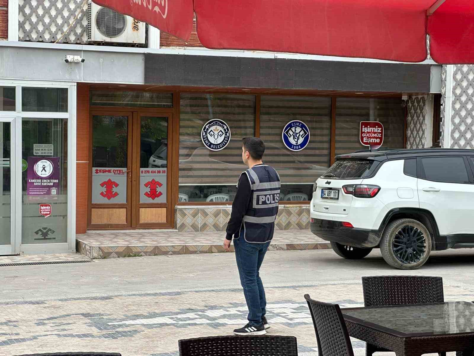 Eşme’da Başkan Tozan, eşi ve 3 şüpheliye irtikap gözaltısı
