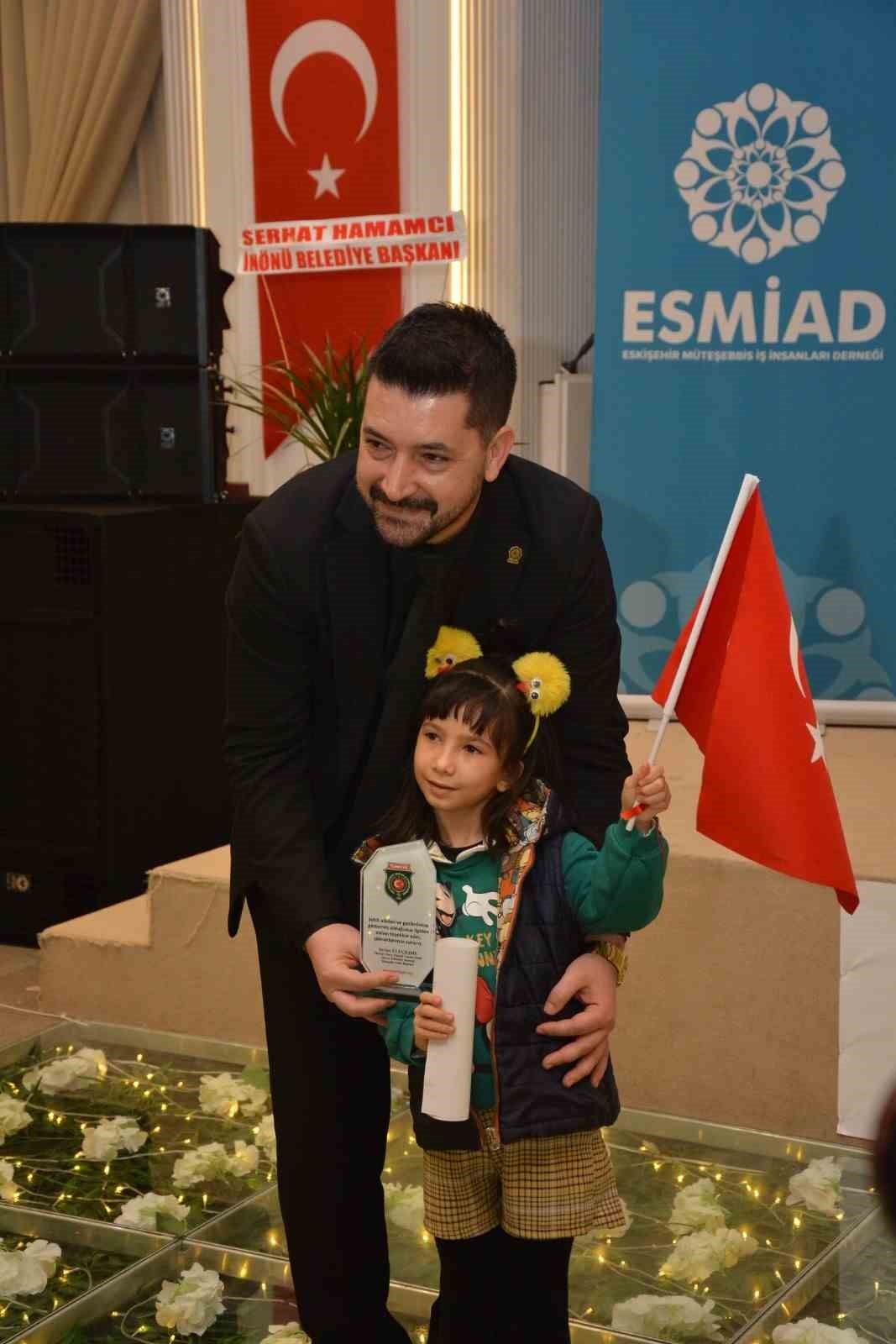 ESMİAD’dan Eskişehir’e vefa gecesi
ESMİAD’dan Eskişehir’e vefa gecesi