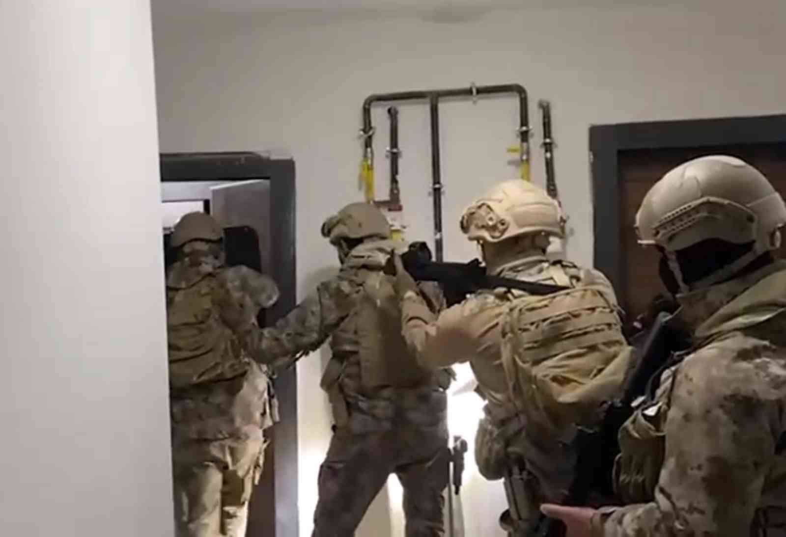 Esnafı haraca bağlayan ’Dönmezler’ suç örgütüne operasyon
