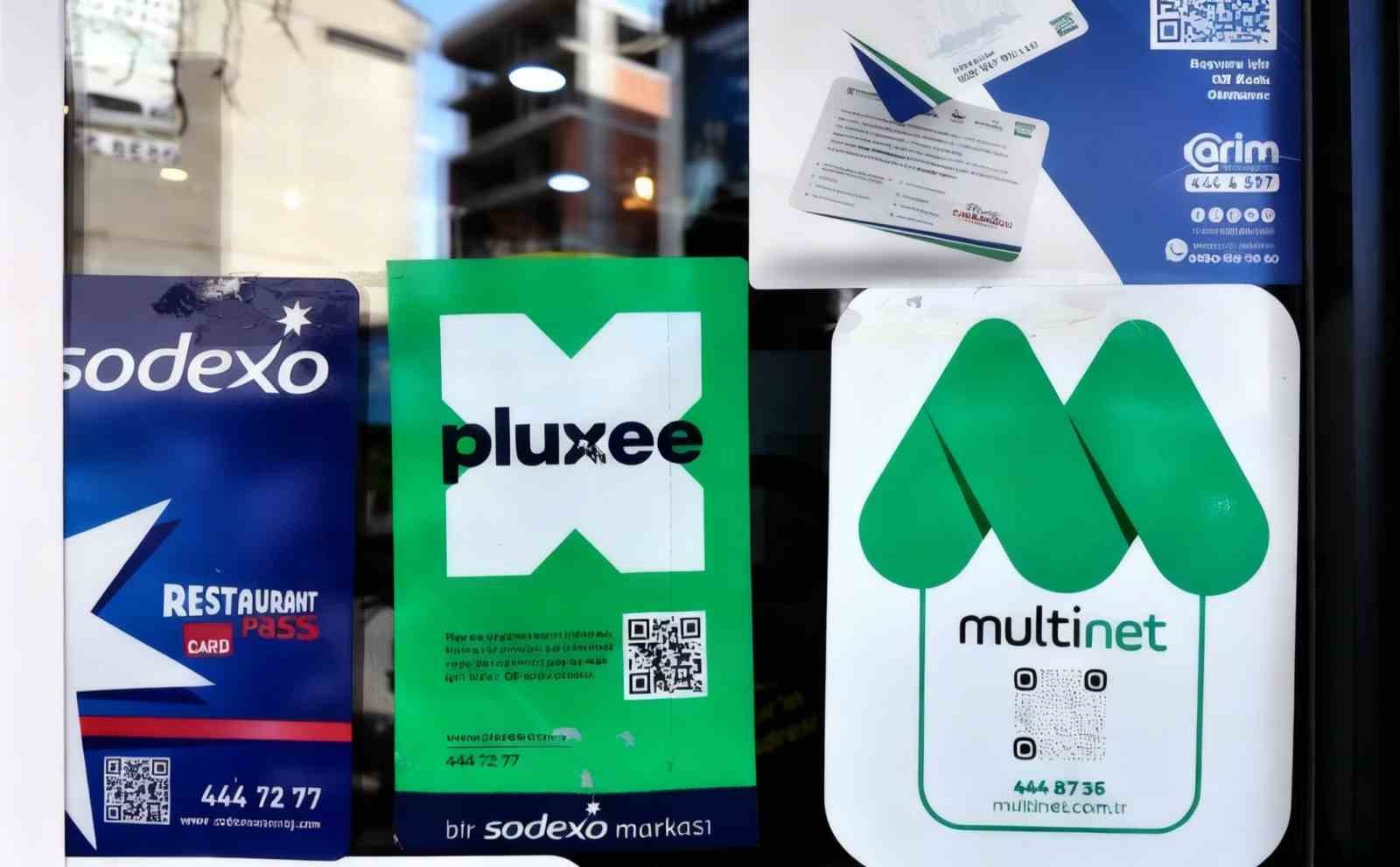 Esnafın ’yemek kartı’ çıkmazı: "Kendi paramızla rezil oluyoruz"
Esnafın ’yemek kartı’ çıkmazı: "Kendi paramızla rezil oluyoruz"