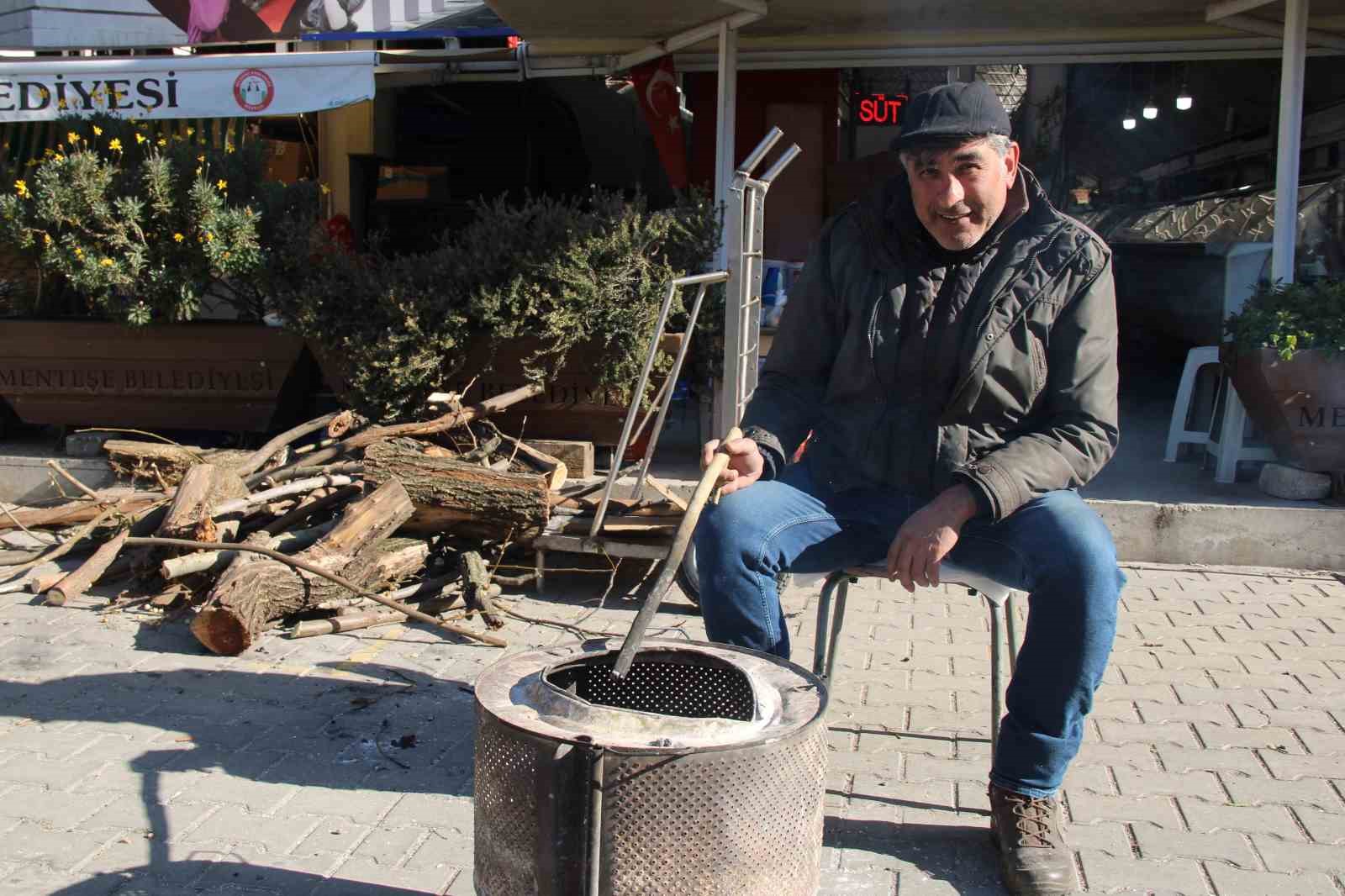 Esnaflar dondurucu soğuğa karşı çareyi ateş yakmakta buldu
