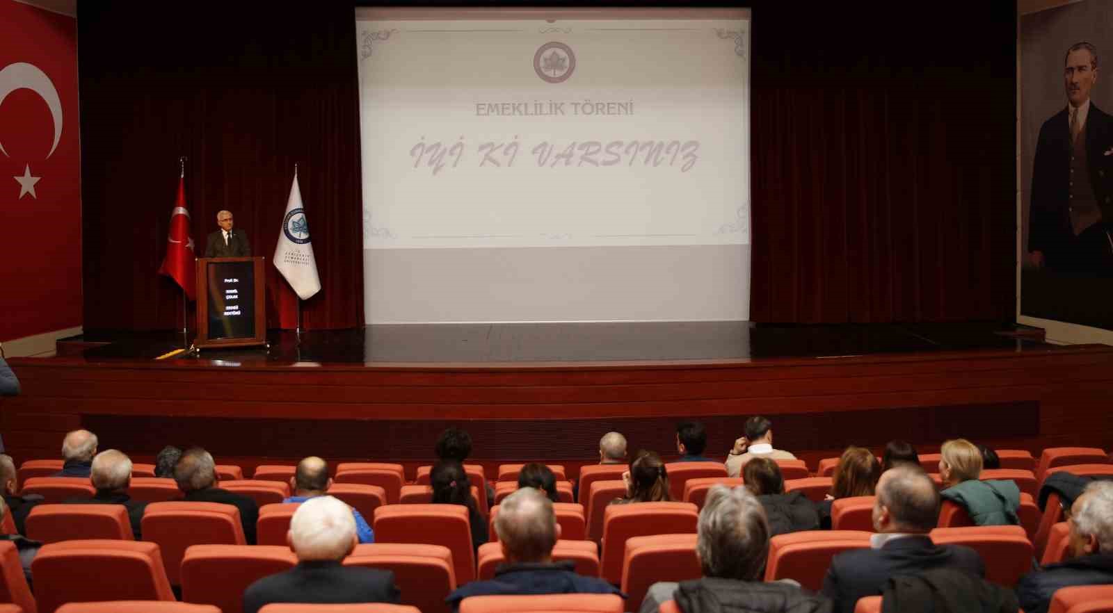 ESOGÜ’de ’İdari Personele Emeklilik Töreni’
