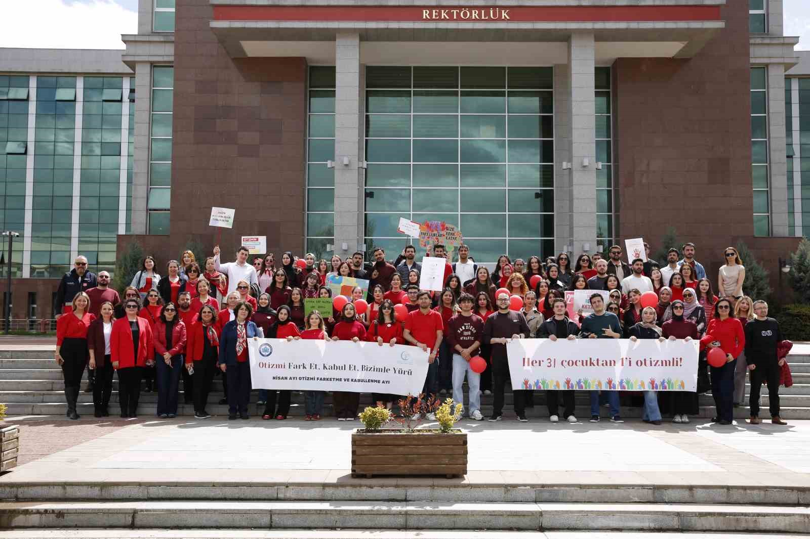 ESOGÜ’de otizm farkındalığı için güç birliği: Kampüste anlamlı yürüyüş
