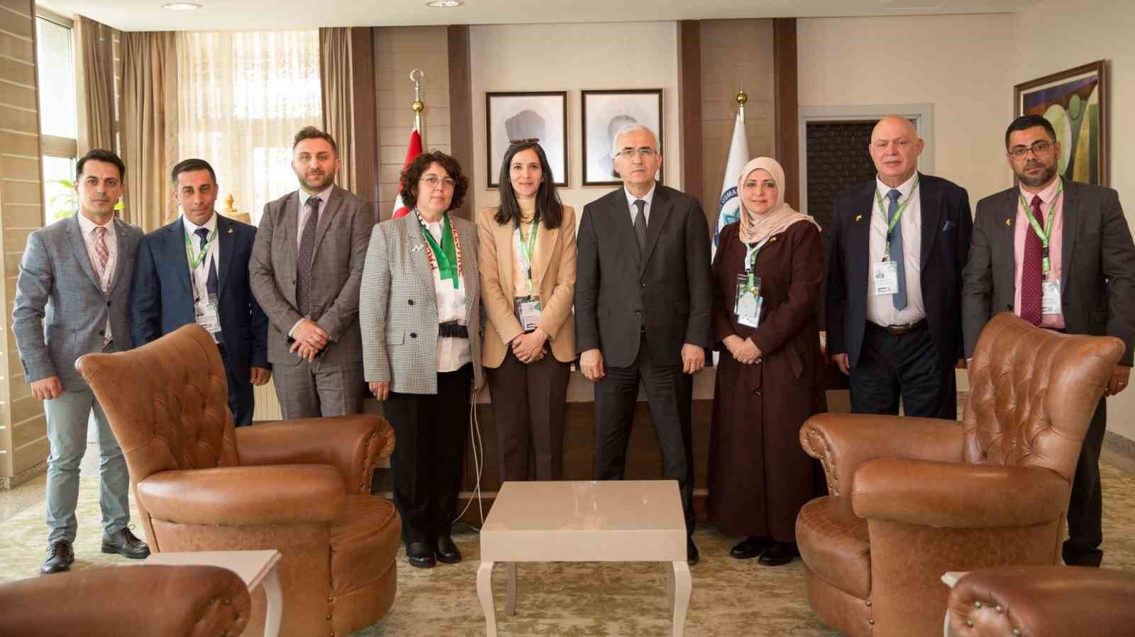 ESOGÜ’de ’Study in Eskişehir’ temalı uluslararası personel eğitimi düzenlendi
ESOGÜ’de ’Study in Eskişehir’ temalı uluslararası personel eğitimi düzenlendi