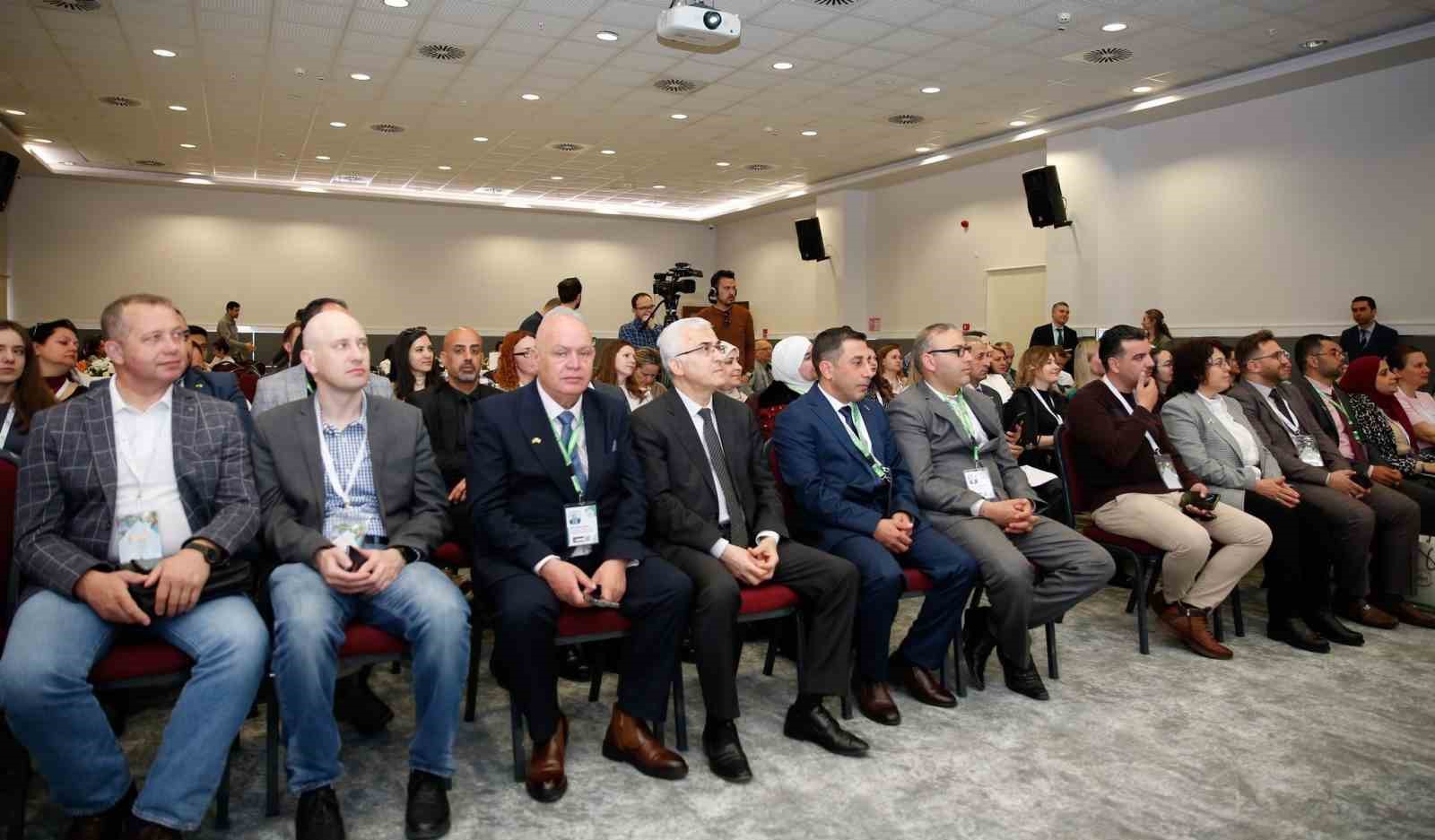 ESOGÜ’de ’Study in Eskişehir’ temalı uluslararası personel eğitimi düzenlendi
ESOGÜ’de ’Study in Eskişehir’ temalı uluslararası personel eğitimi düzenlendi