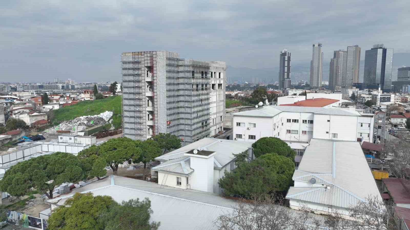 Eşrefpaşa Hastanesi’nin yeni binasında sona doğru
