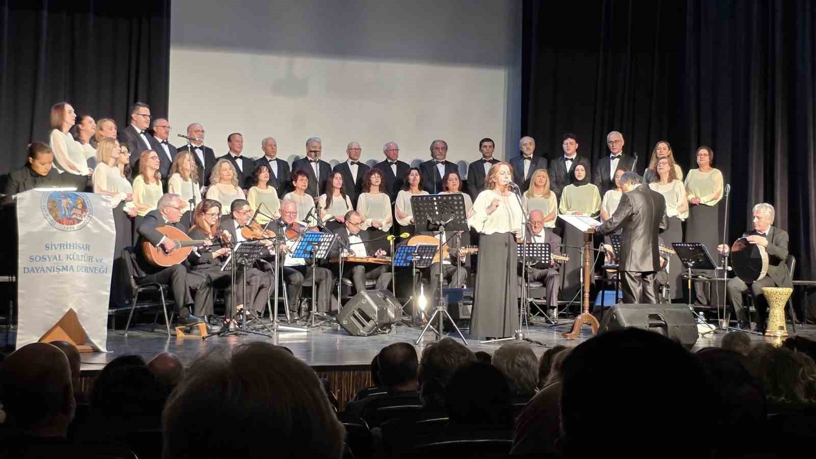 ESSİVDER Türk Sanat Müziği Korosu’ndan ‘Sezon Ortası Konseri’ yoğun ilgi gördü
