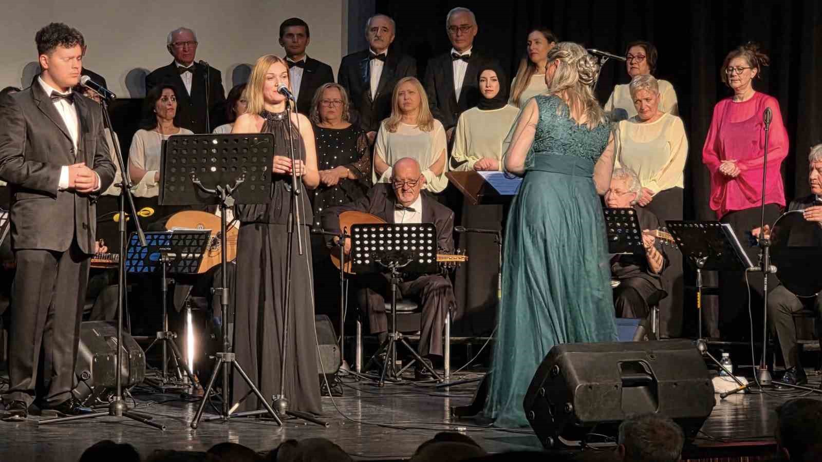 ESSİVDER Türk Sanat Müziği Korosu’ndan ‘Sezon Ortası Konseri’ yoğun ilgi gördü
