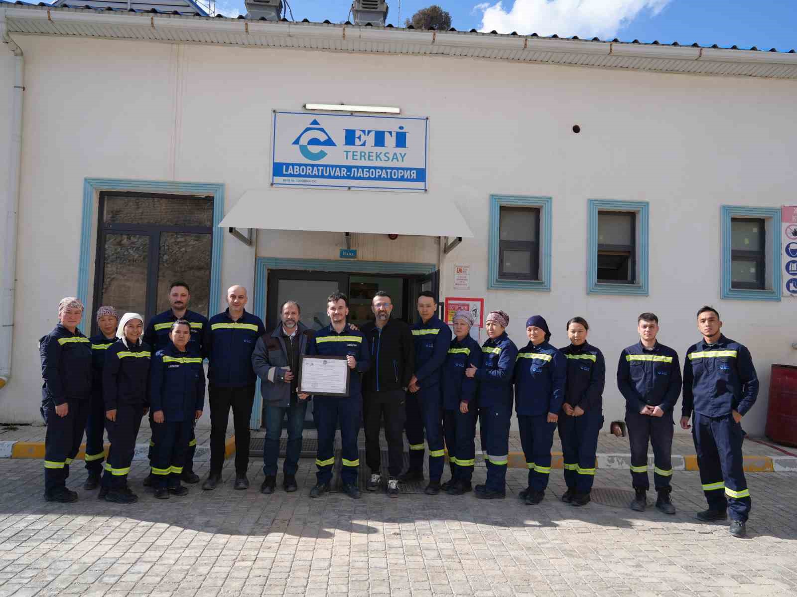 Eti Bakır Tereksay’ın doğru ve güvenilir analiz kabiliyeti onaylandı
Eti Bakır Tereksay’ın doğru ve güvenilir analiz kabiliyeti onaylandı