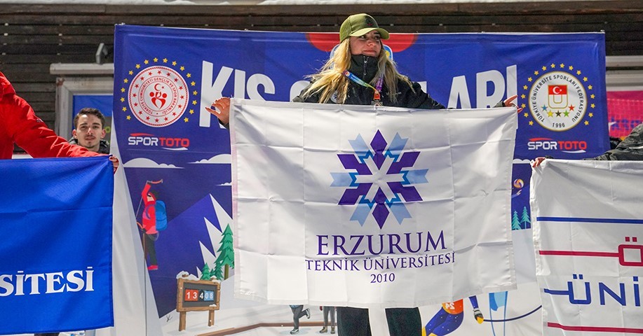 ETÜ Kayak Alp Disiplini Türkiye Şampiyonası’nda çifte kupa ile zirveye yerleşti

