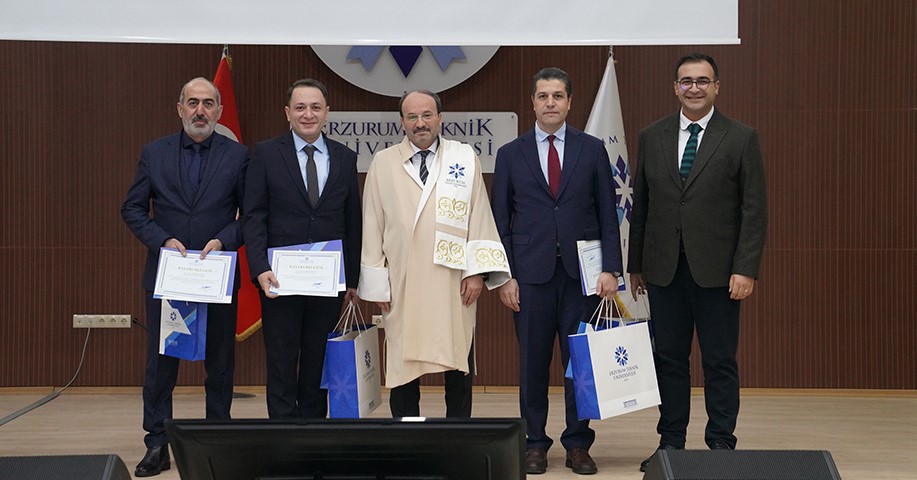 ETÜ’de akademik giysi ve ödül töreni gerçekleştirildi
