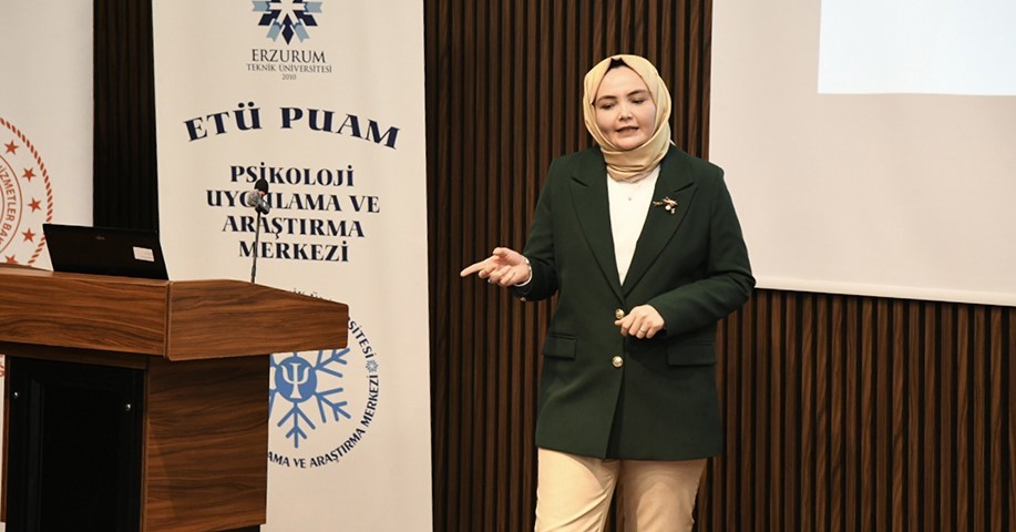 ETÜ’de Dünya Otizm Farkındalık Günü kapsamında konferans düzenlendi
