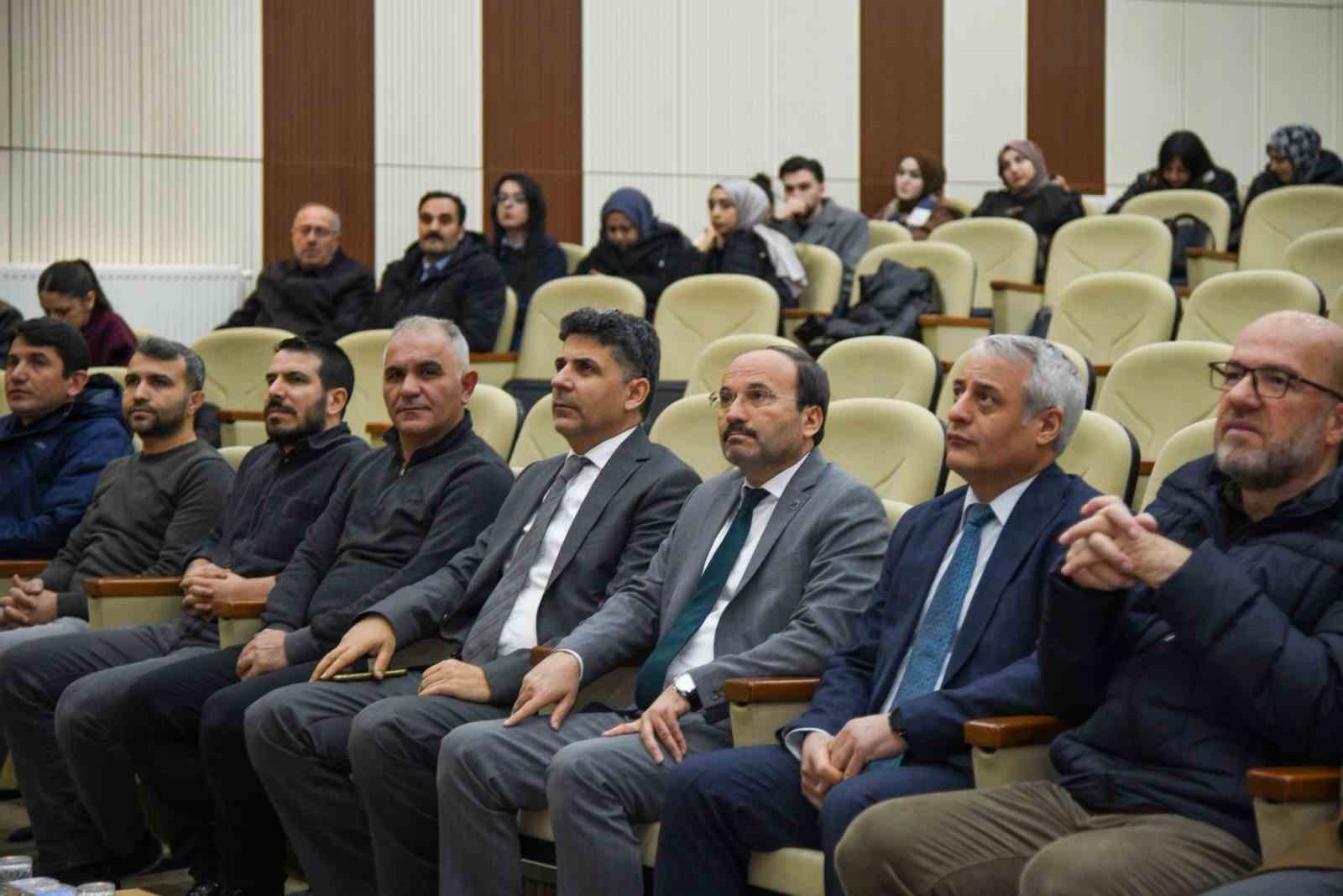 ETÜ’de "İstiklal Marşı’nın Kabulünün 105. yılı ve Mehmet Akif Ersoy" paneli düzenlendi
