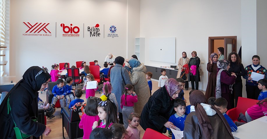 ETÜ’de Psikoloji Araştırma ve Uygulama Merkezi açıldı
ETÜ’de Psikoloji Araştırma ve Uygulama Merkezi açıldı