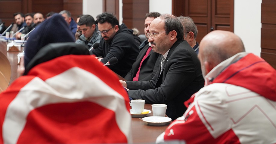 ETÜ’lü Bingül kardeşler, Zihinsel Engelliler Dünya Kayak Şampiyonası’nda 6 madalya kazandı
