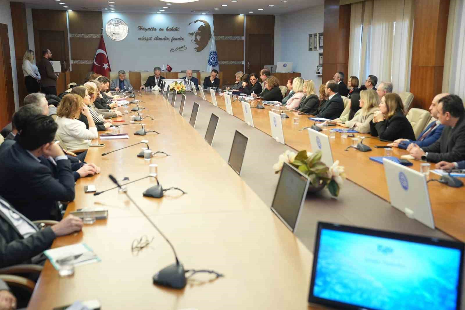 EÜ’de 6 ön lisans programı daha akreditasyon aldı
