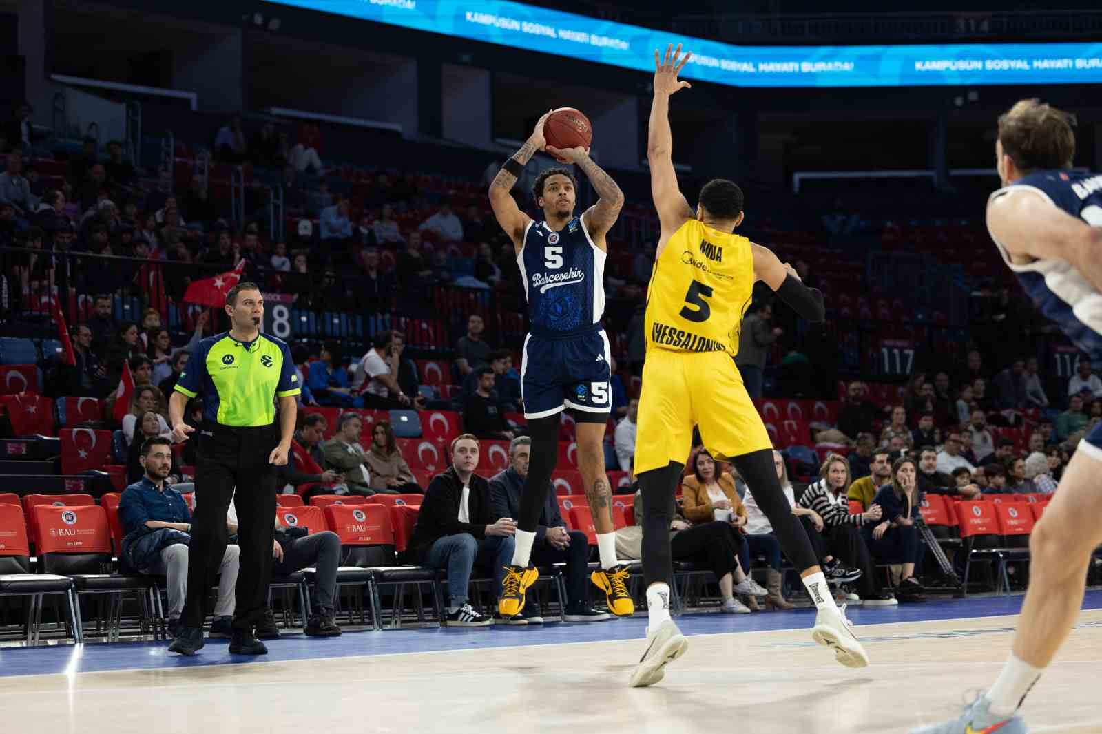 Eurocup: Bahçeşehir Koleji: 81 - Aris: 79
