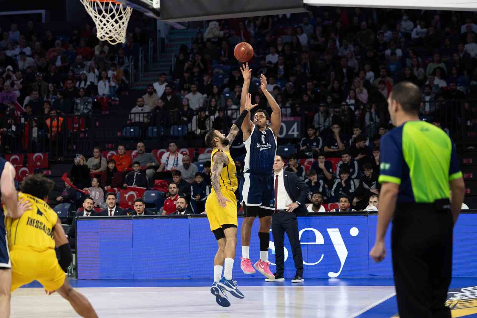 Eurocup: Bahçeşehir Koleji: 81 - Aris: 79
