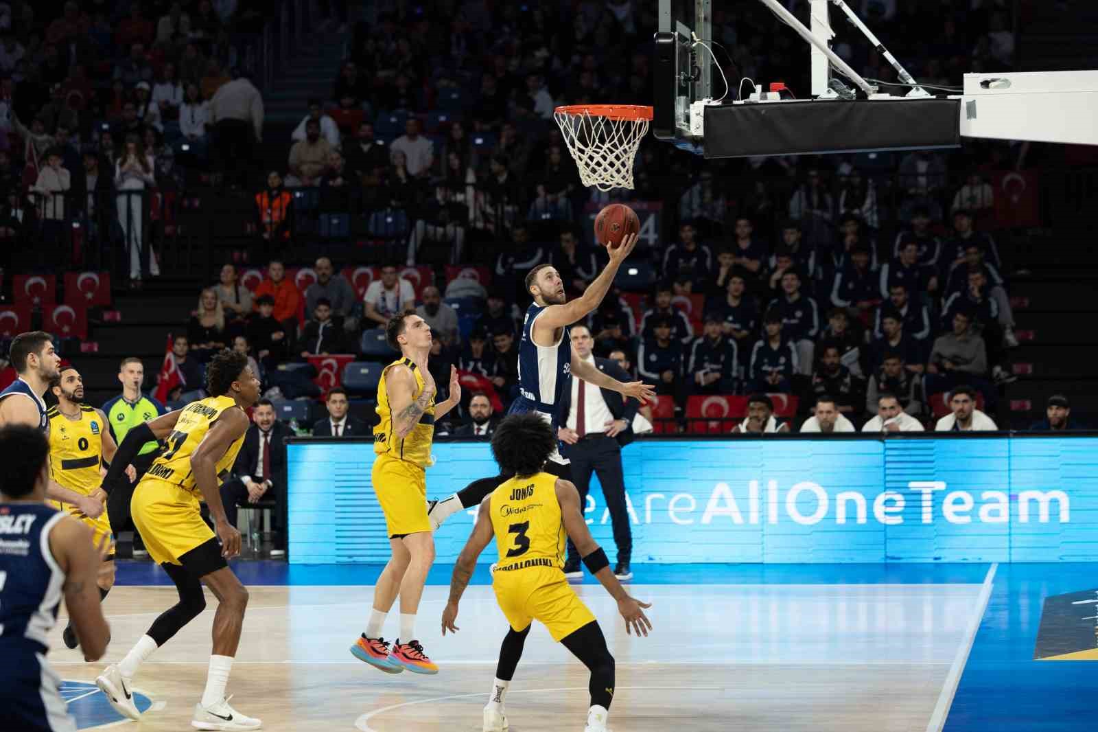 Eurocup: Bahçeşehir Koleji: 81 - Aris: 79
