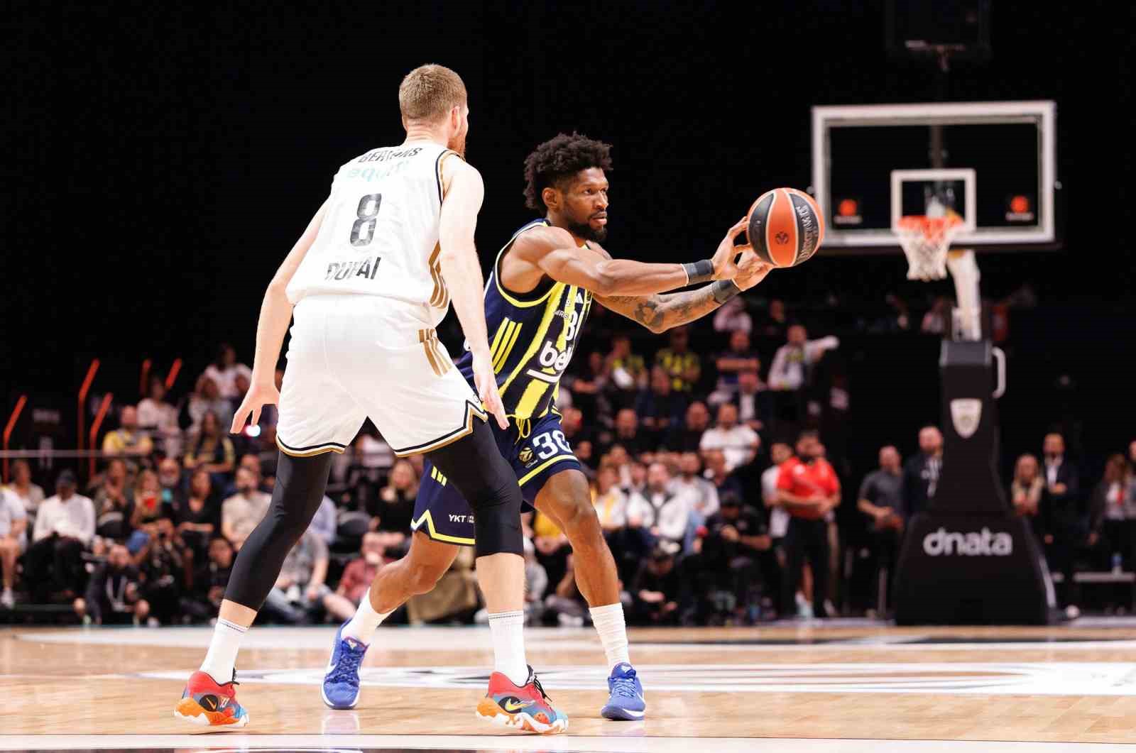 Euroleague: Dubai Basketbol: 92 - Fenerbahçe: 81

