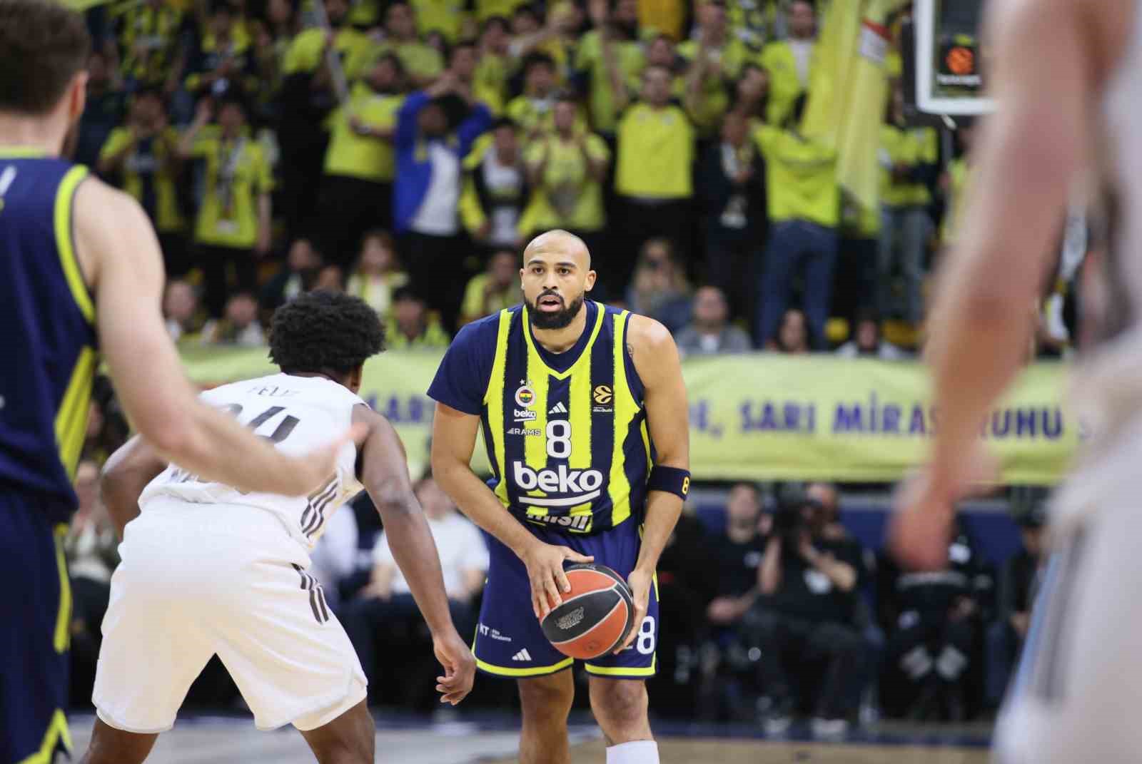 Euroleague: Fenerbahçe: 69 - Real Madrid: 74
