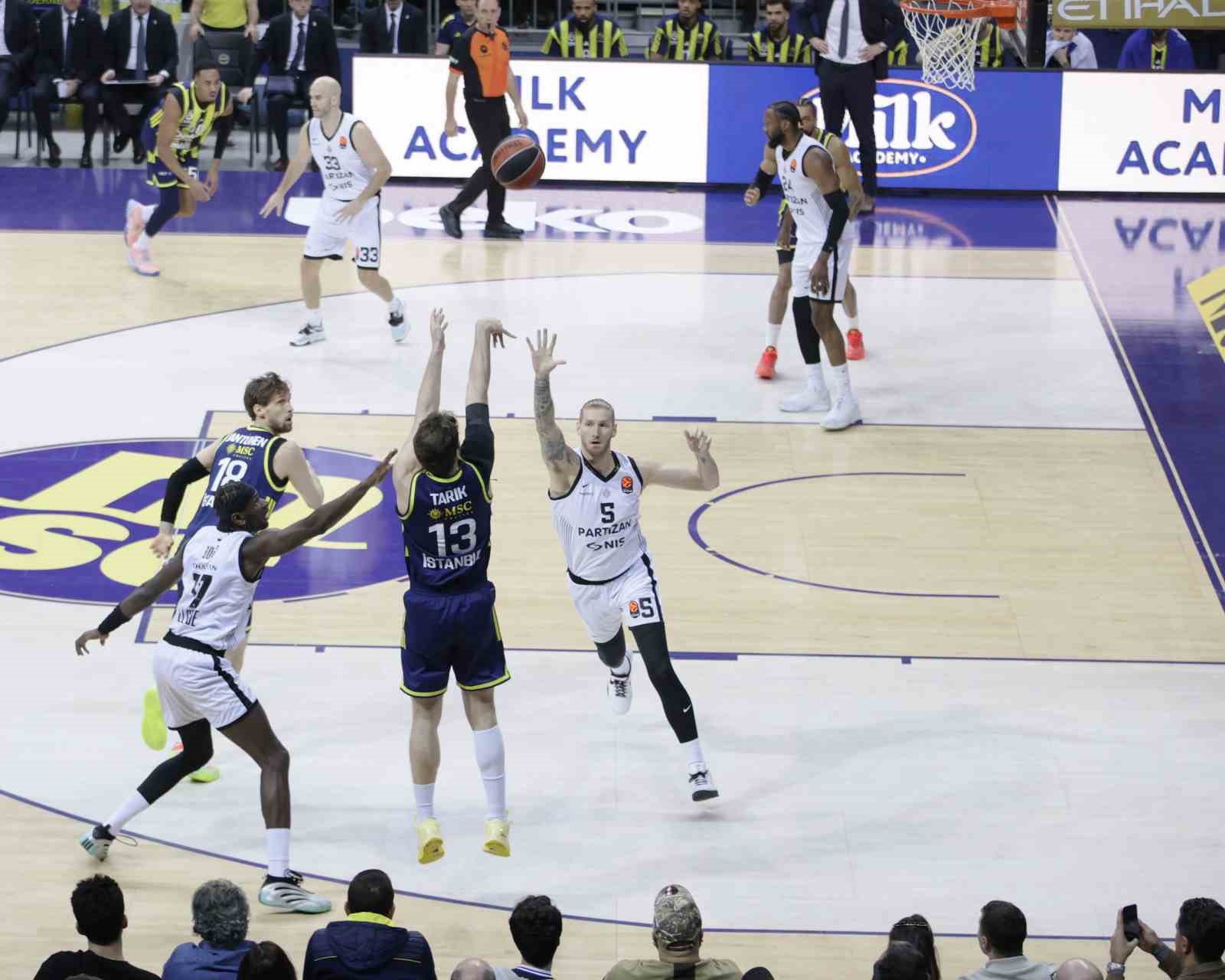 Euroleague: Fenerbahçe: 81 - Partizan: 78
