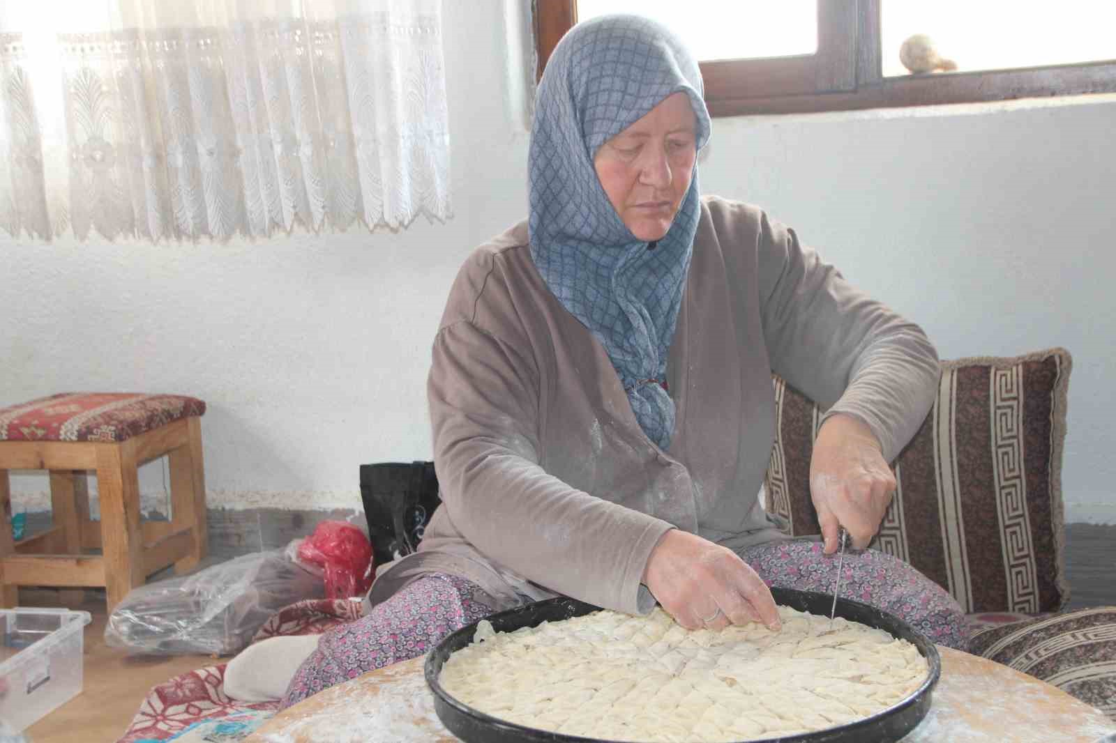 Ev hanımları bu kooperatifte toplanarak ev ekonomisine yardımcı oluyor
