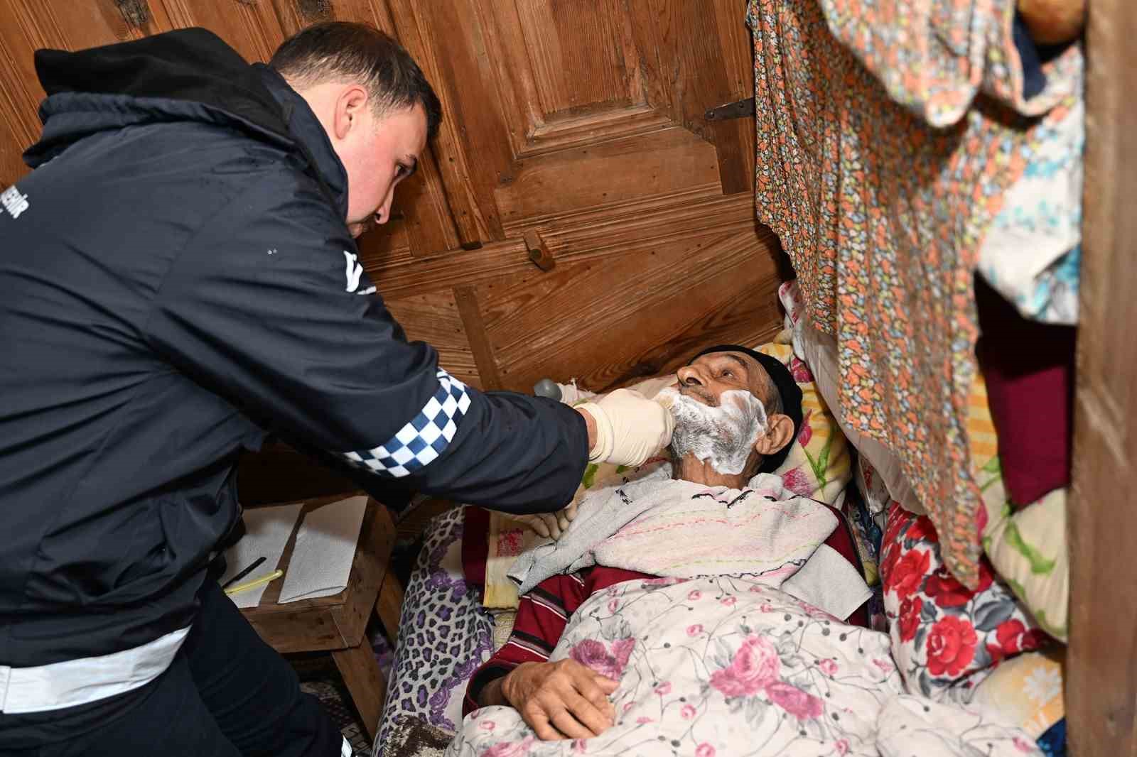 Evde sağlık ve bakım hizmetiyle uzaklar yakın oluyor
