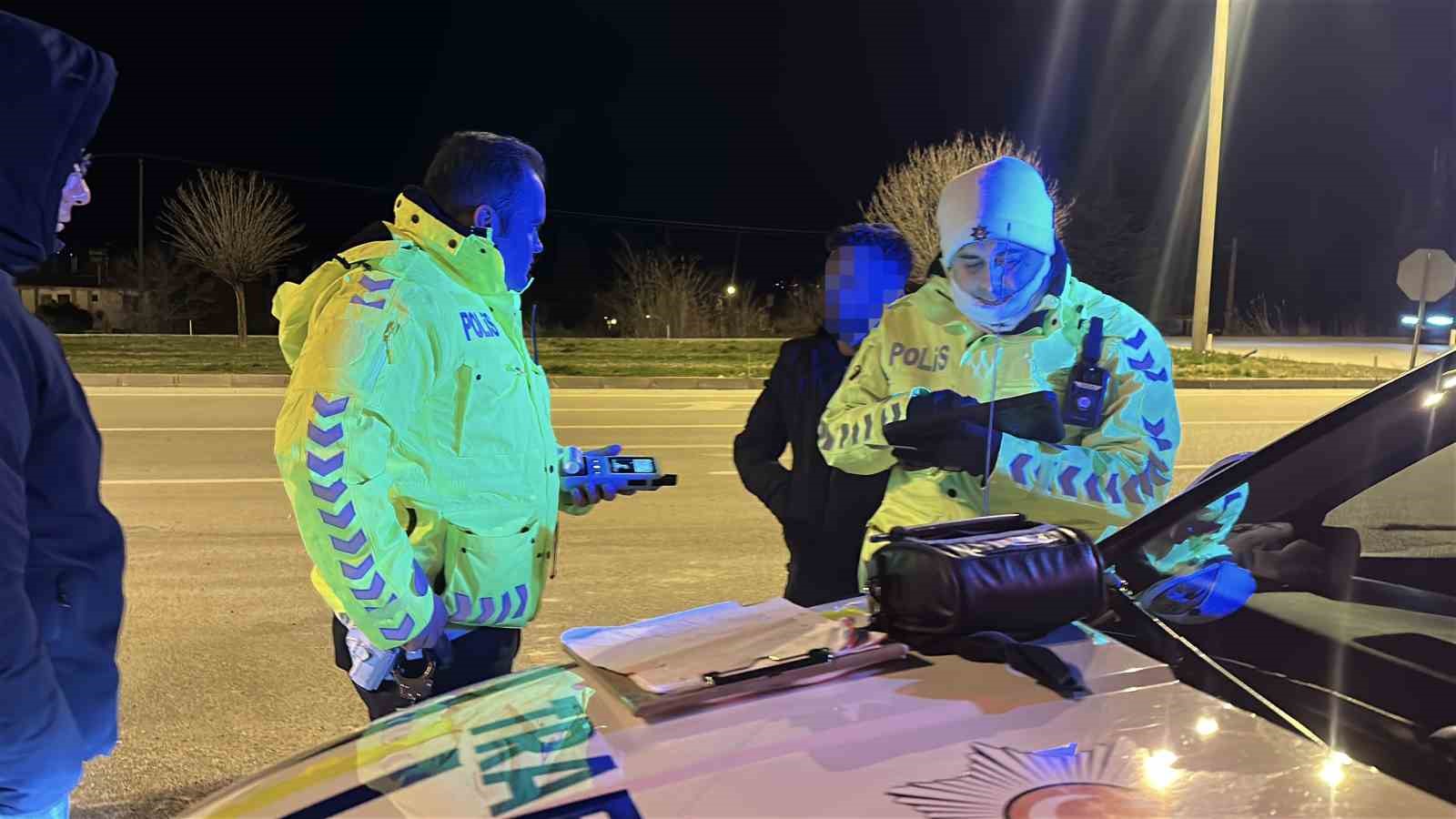 Evde unuttuğunu söylediği ehliyetine 2 kez alkollü araç kullanmaktan el konulduğu ortaya çıktı
