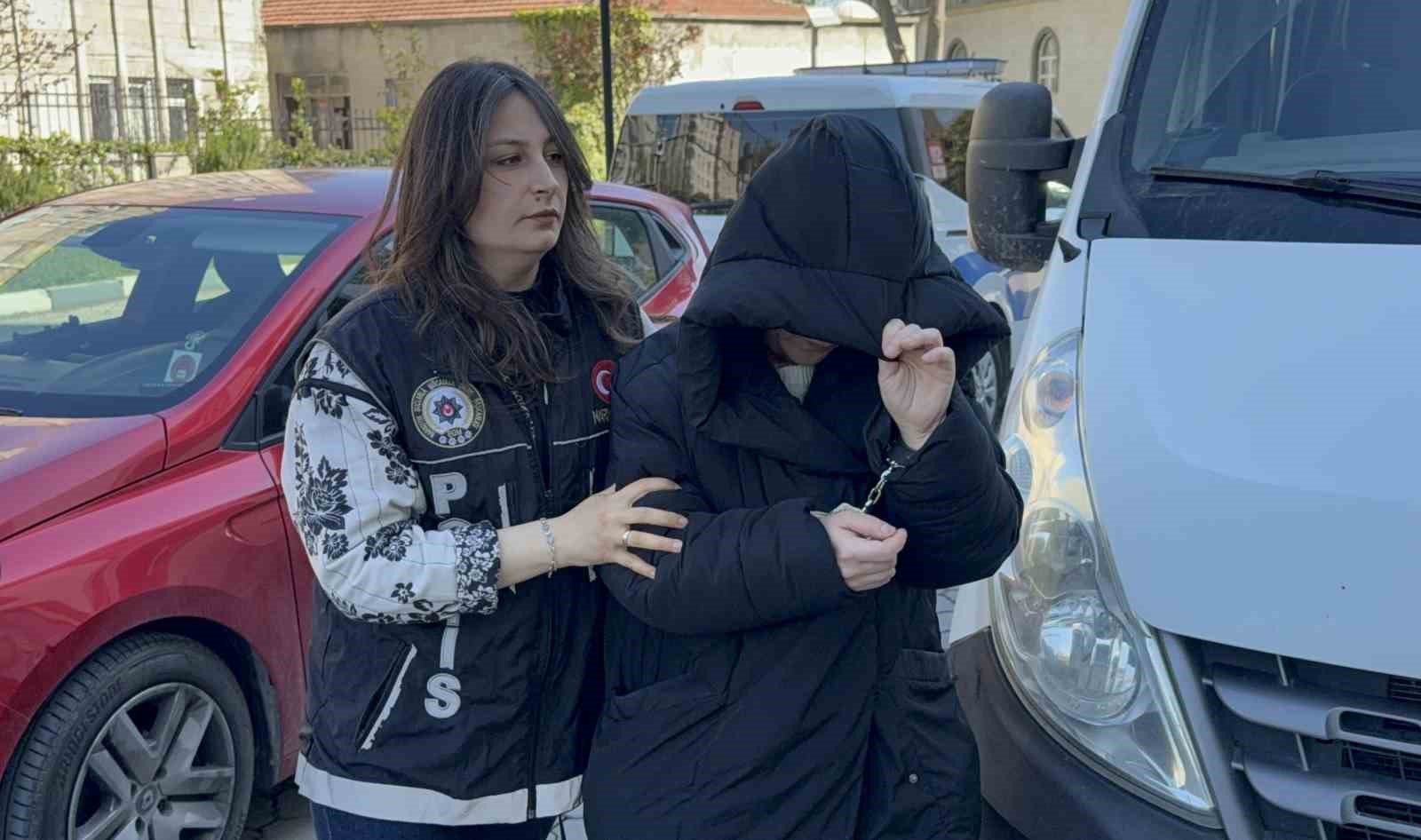 Evde uyuşturucuyla yakalanan kadın gözaltına alındı
