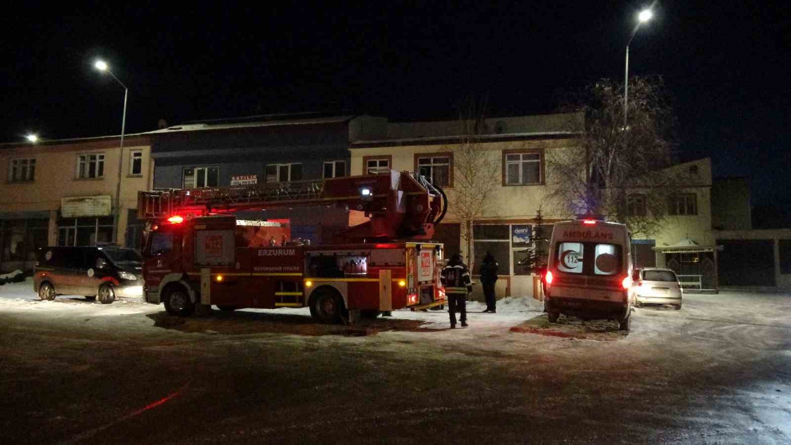 Evde zorla tutulduğunu iddia eden kadını polis ve itfaiye kurtardı
