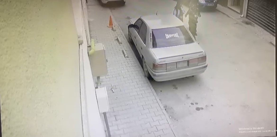 Evden 32 bin TL’lik hırsızlık yapan şahıslar yakalandı
