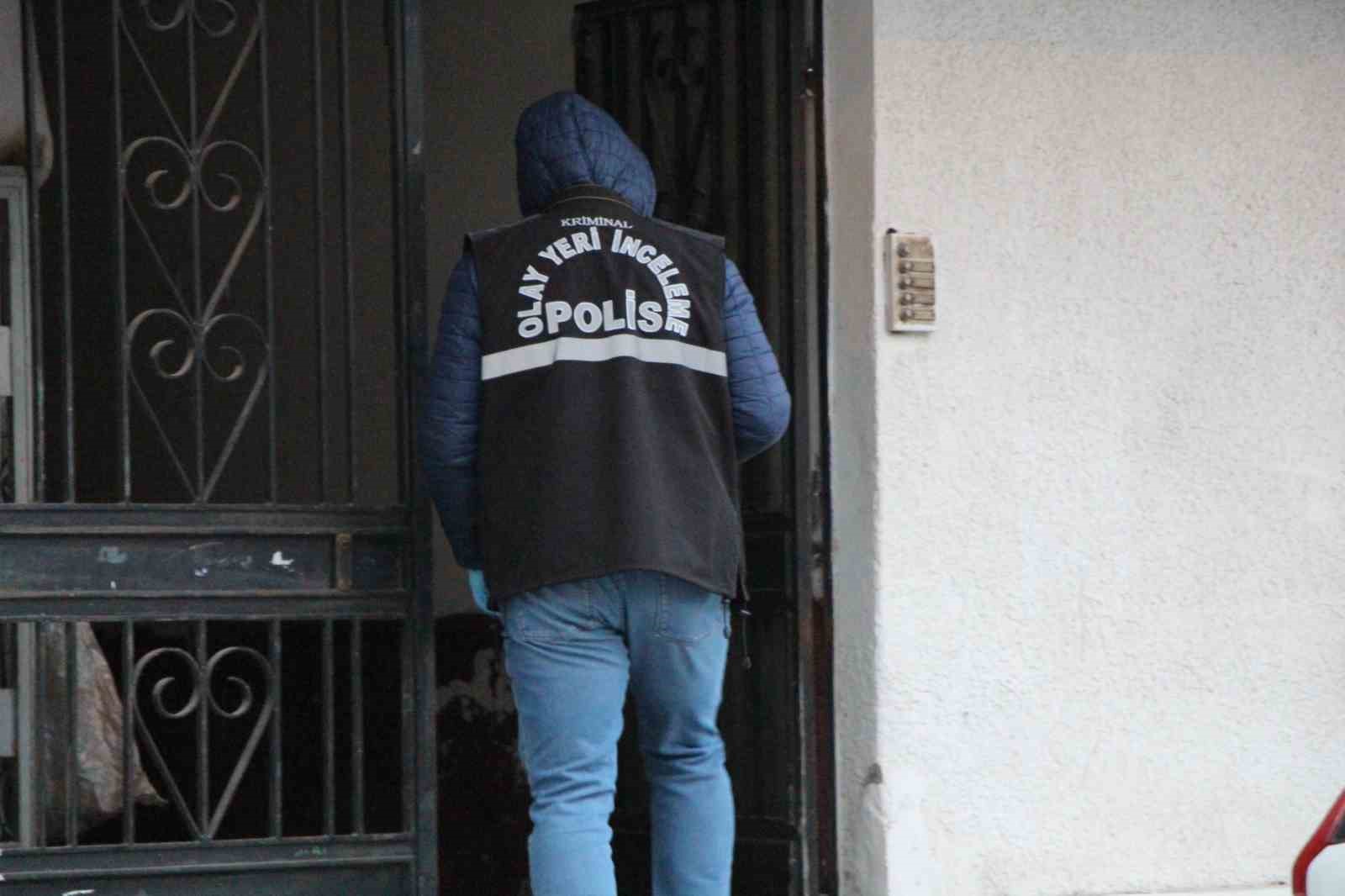 Evinde sahte içki içti, saatler sonra ölü bulundu
