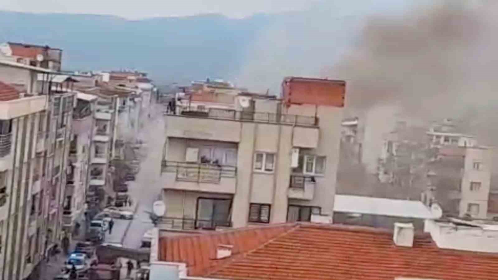 Evini ateşe verdi, kaçarken yakalandı
