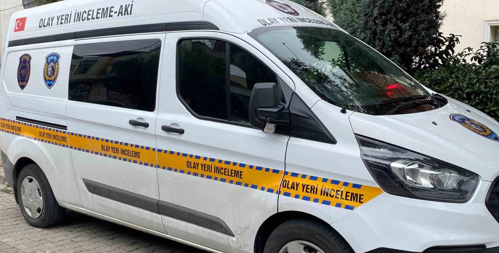 Evinin balkonunda ölü bulundu
